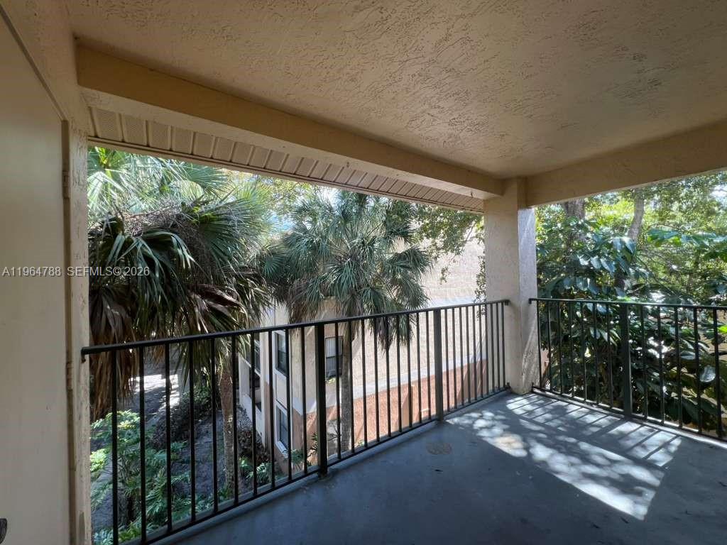 SUMMERBREEZE CONDO - Residential