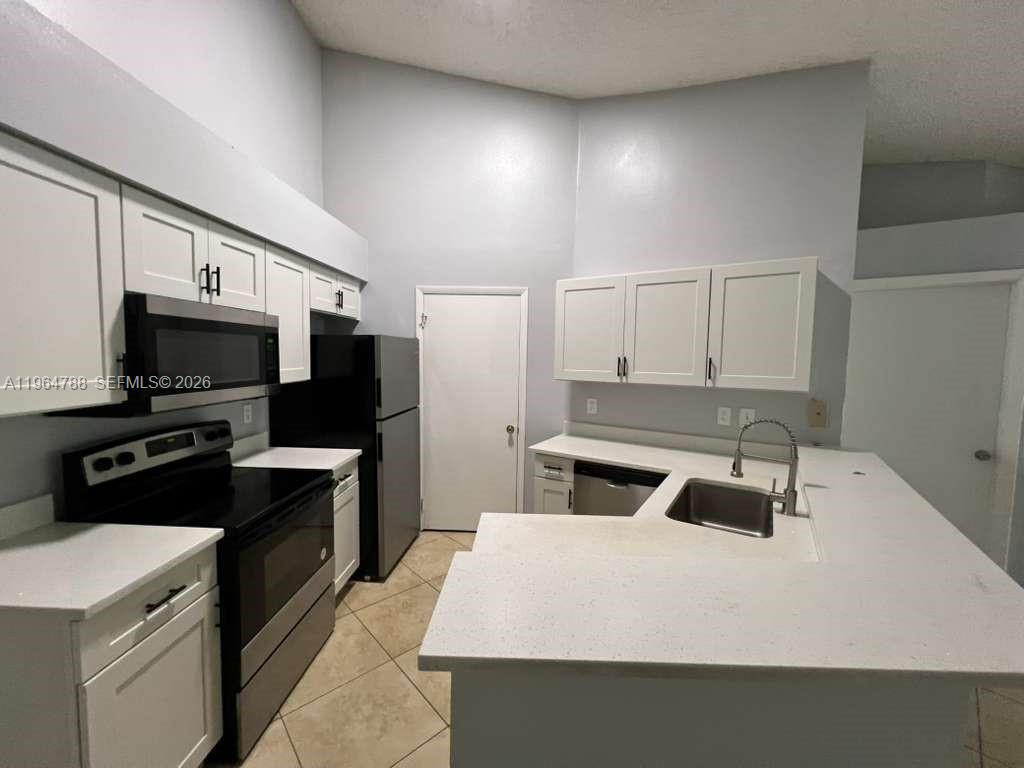 SUMMERBREEZE CONDO - Residential