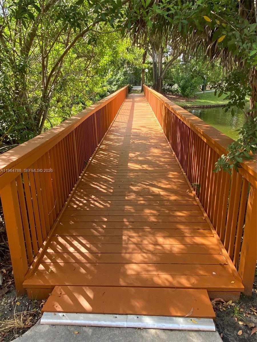 SUMMERBREEZE CONDO - Residential