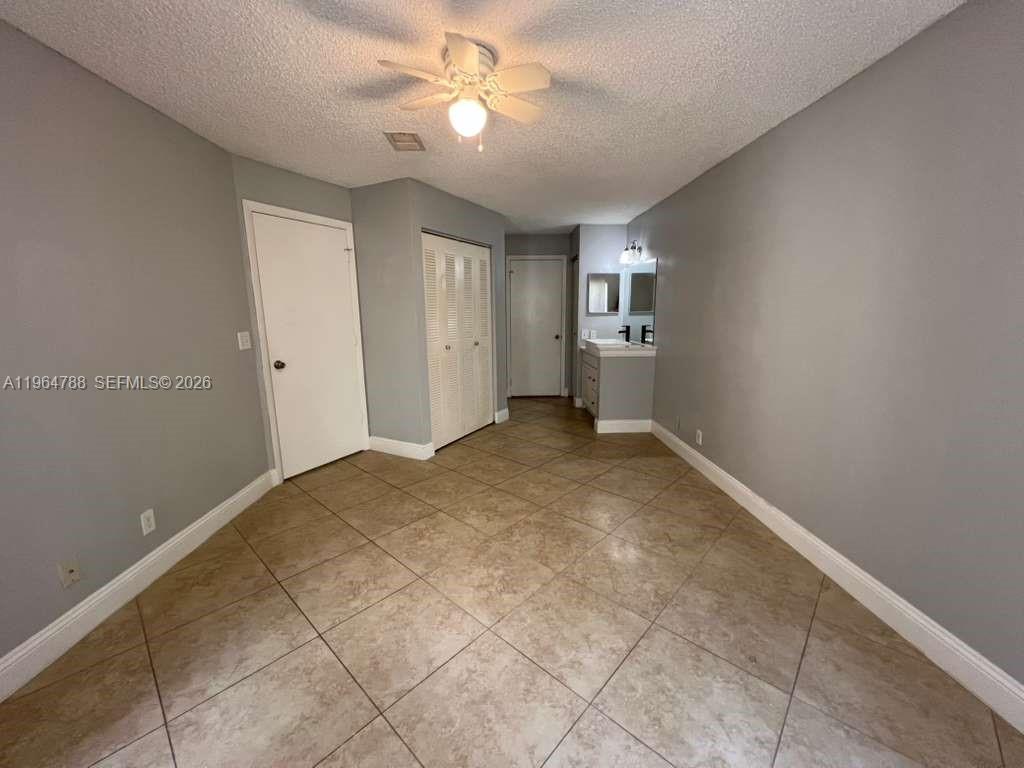 SUMMERBREEZE CONDO - Residential