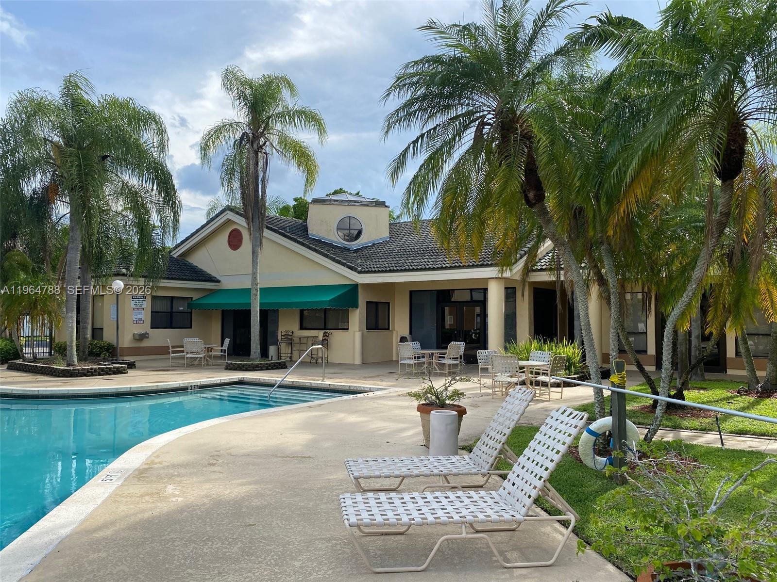 SUMMERBREEZE CONDO - Residential