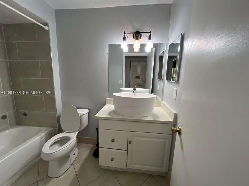 SUMMERBREEZE CONDO - Residential