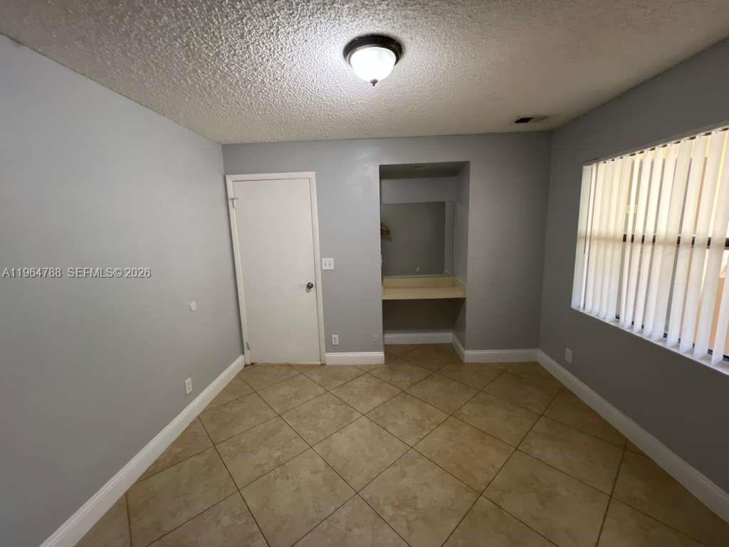 SUMMERBREEZE CONDO - Residential