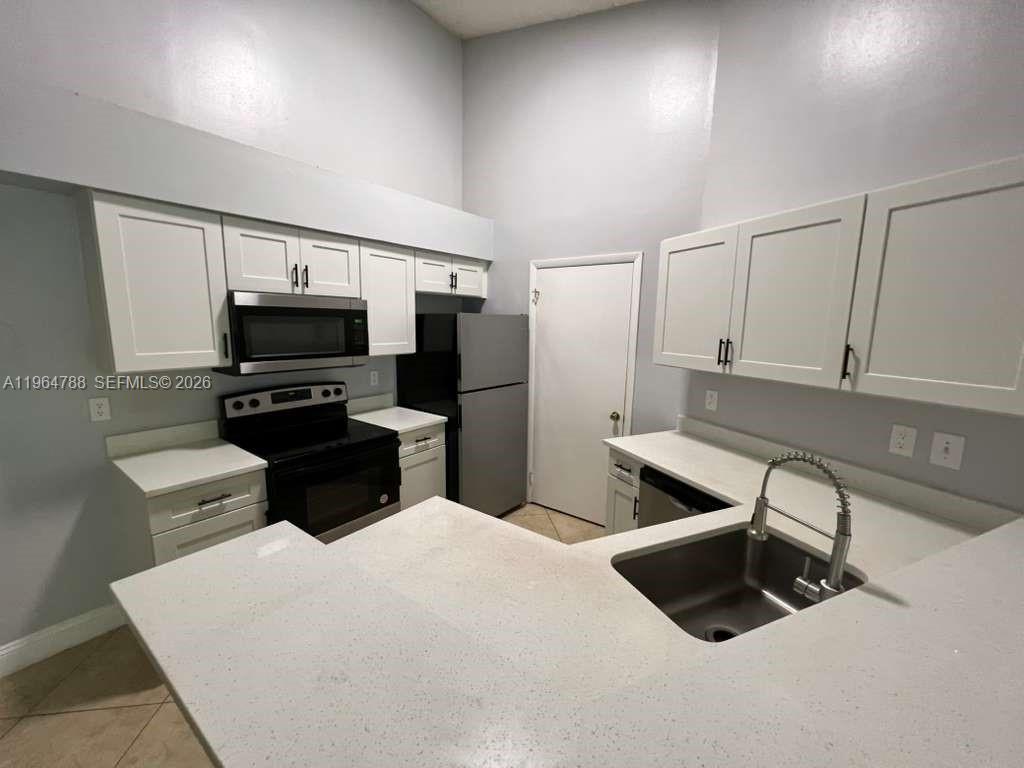 SUMMERBREEZE CONDO - Residential