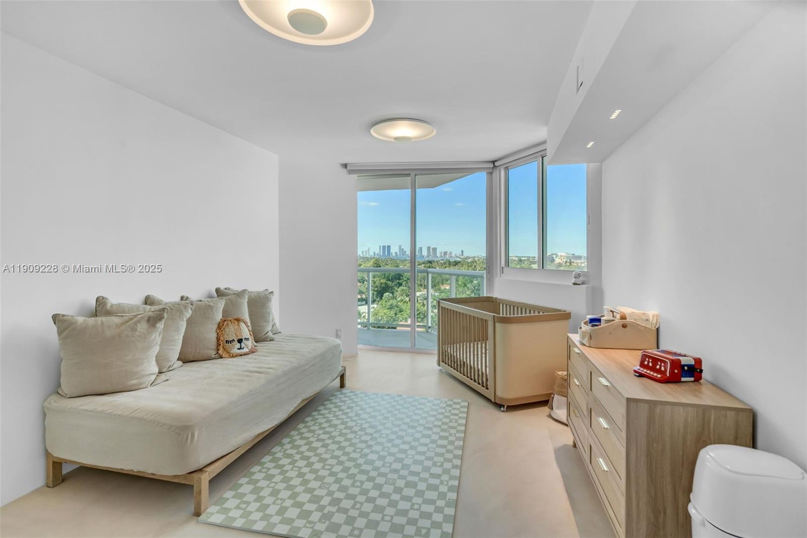 KING DAVID TOWERS CONDO - Residential Lease