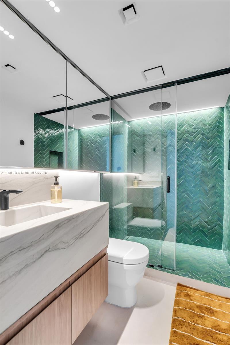 KING DAVID TOWERS CONDO - Residential Lease