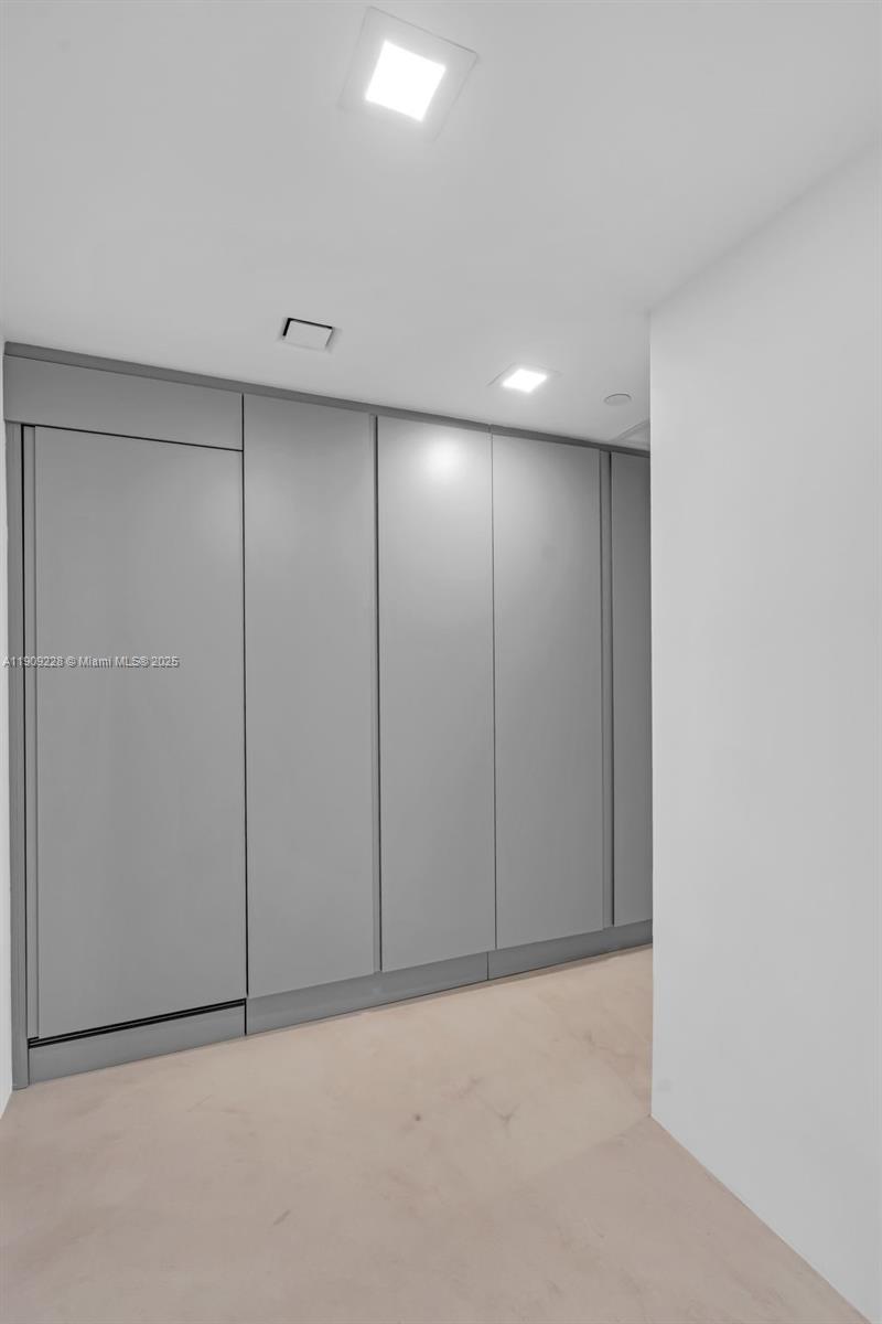 KING DAVID TOWERS CONDO - Residential Lease