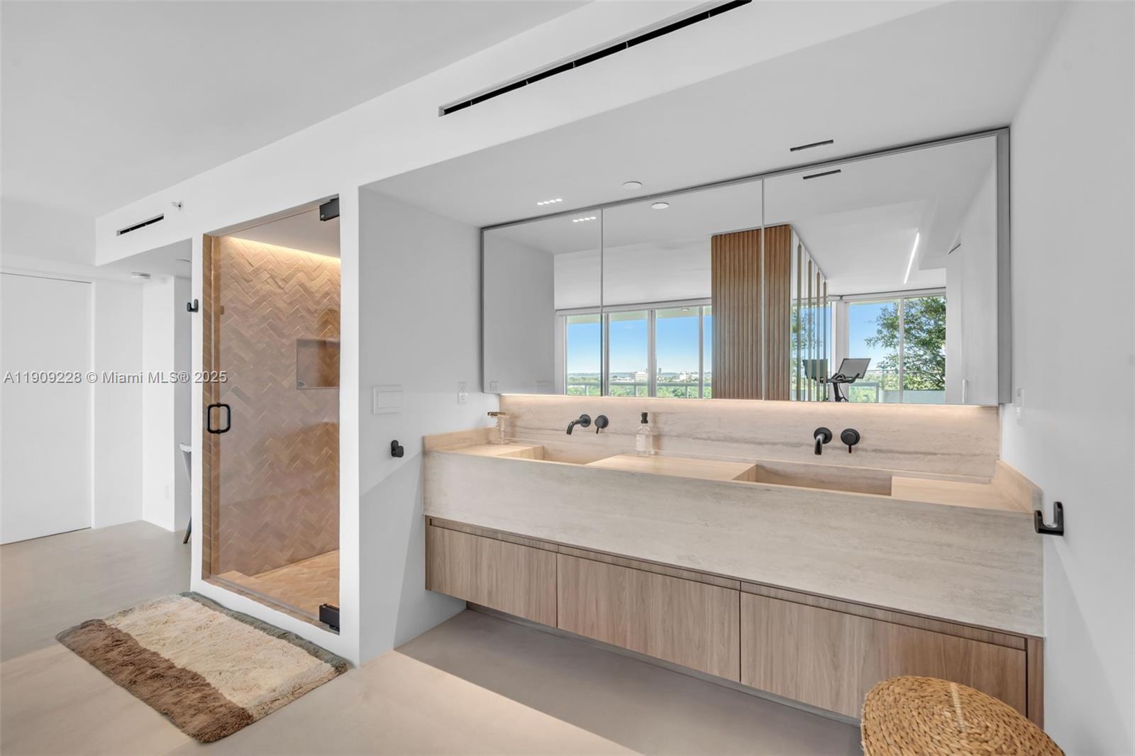 KING DAVID TOWERS CONDO - Residential Lease