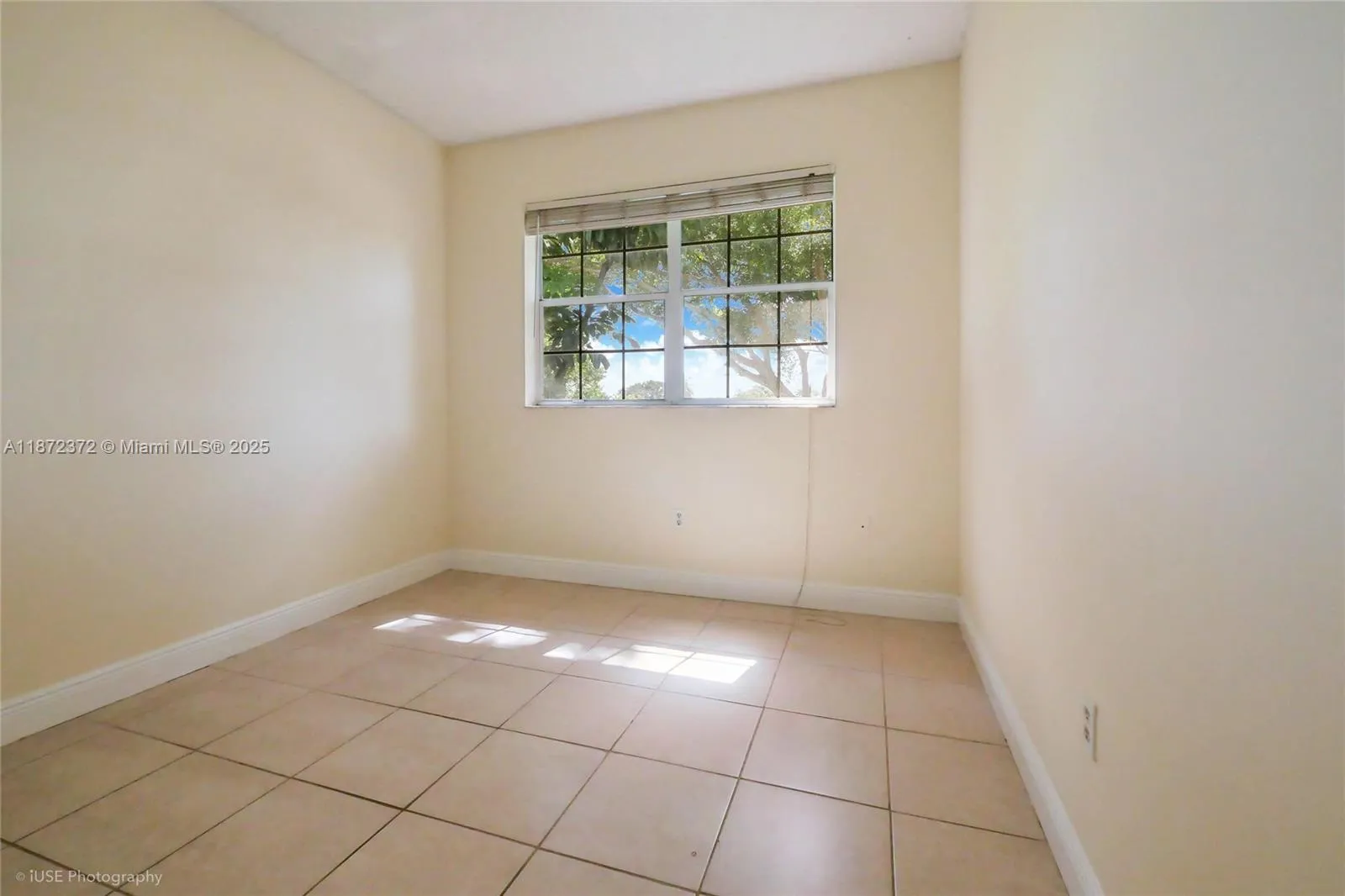 Pembroke Pines, Florida 33024, United States, 3 Bedrooms Bedrooms, ,2 BathroomsBathrooms,Residential,Active,203787