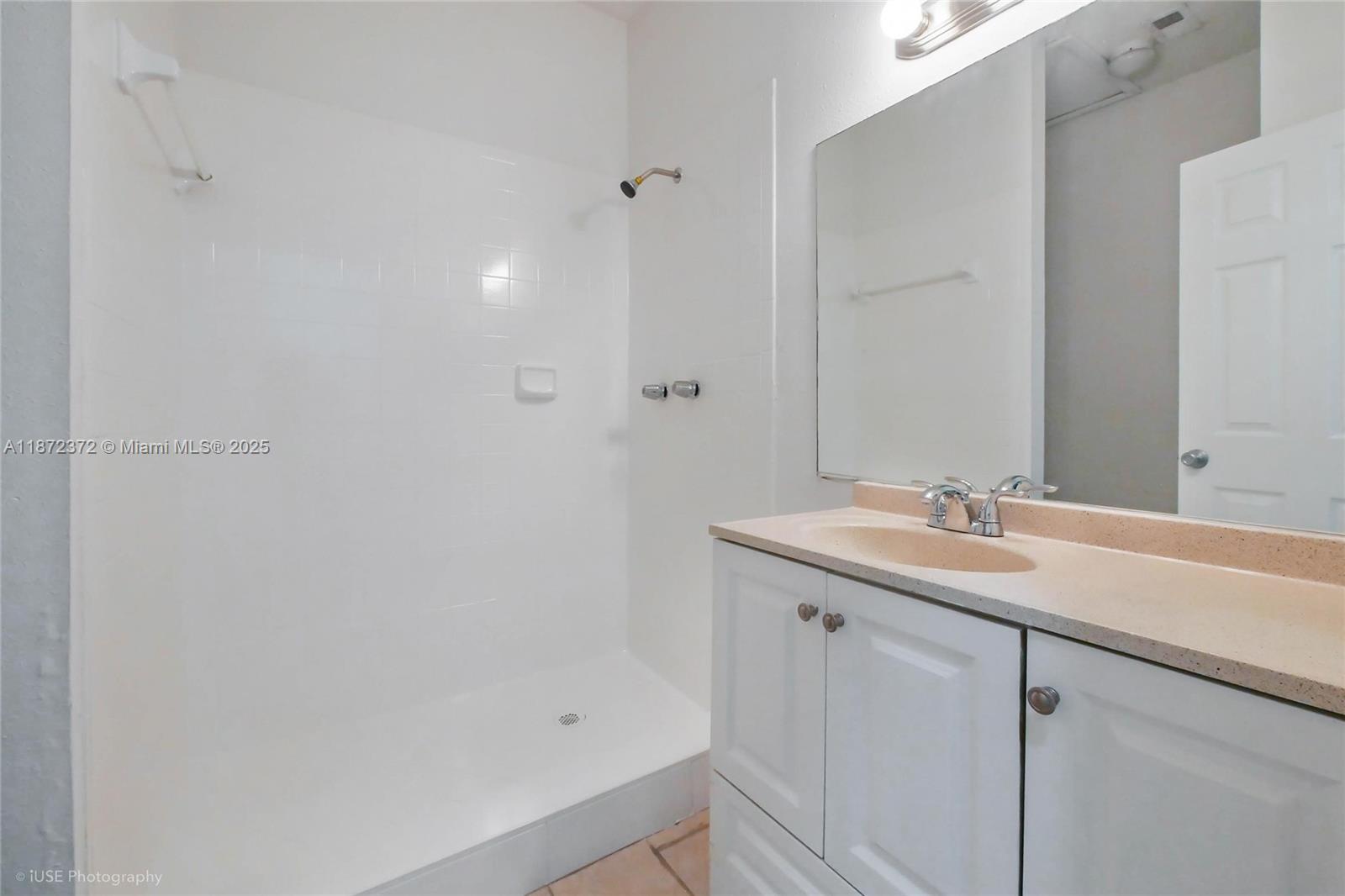 REFLECTIONS AT PEMBROKE P - Residential Lease