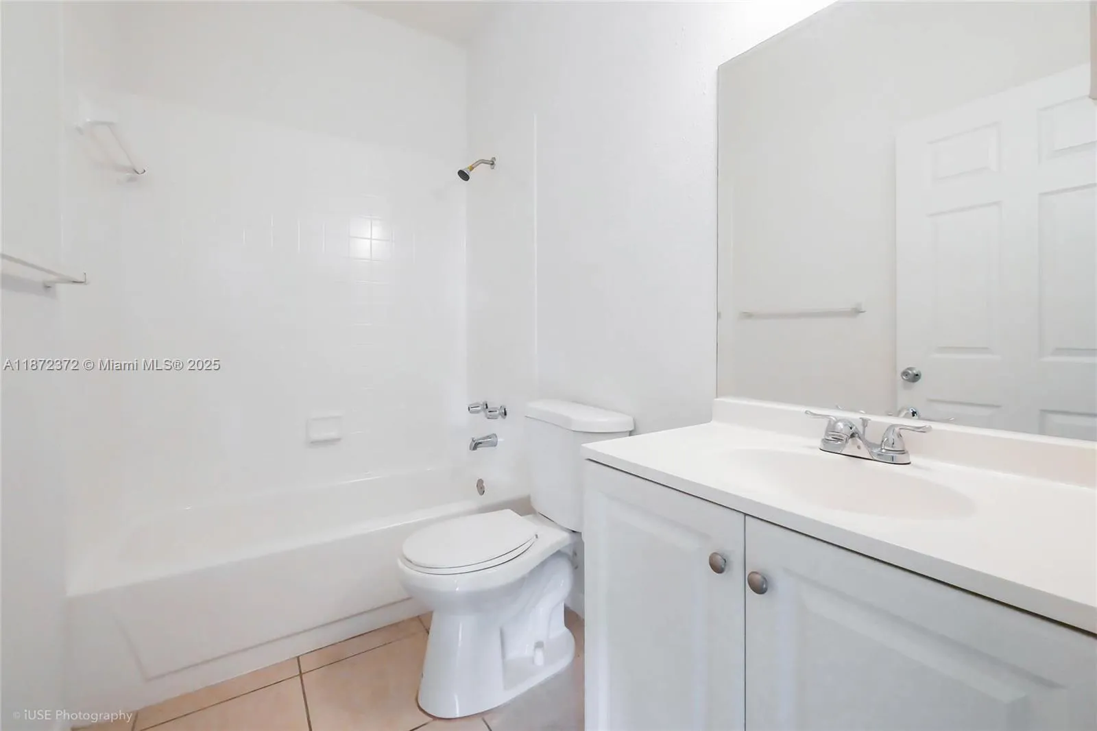 Pembroke Pines, Florida 33024, United States, 3 Bedrooms Bedrooms, ,2 BathroomsBathrooms,Residential,Active,203787