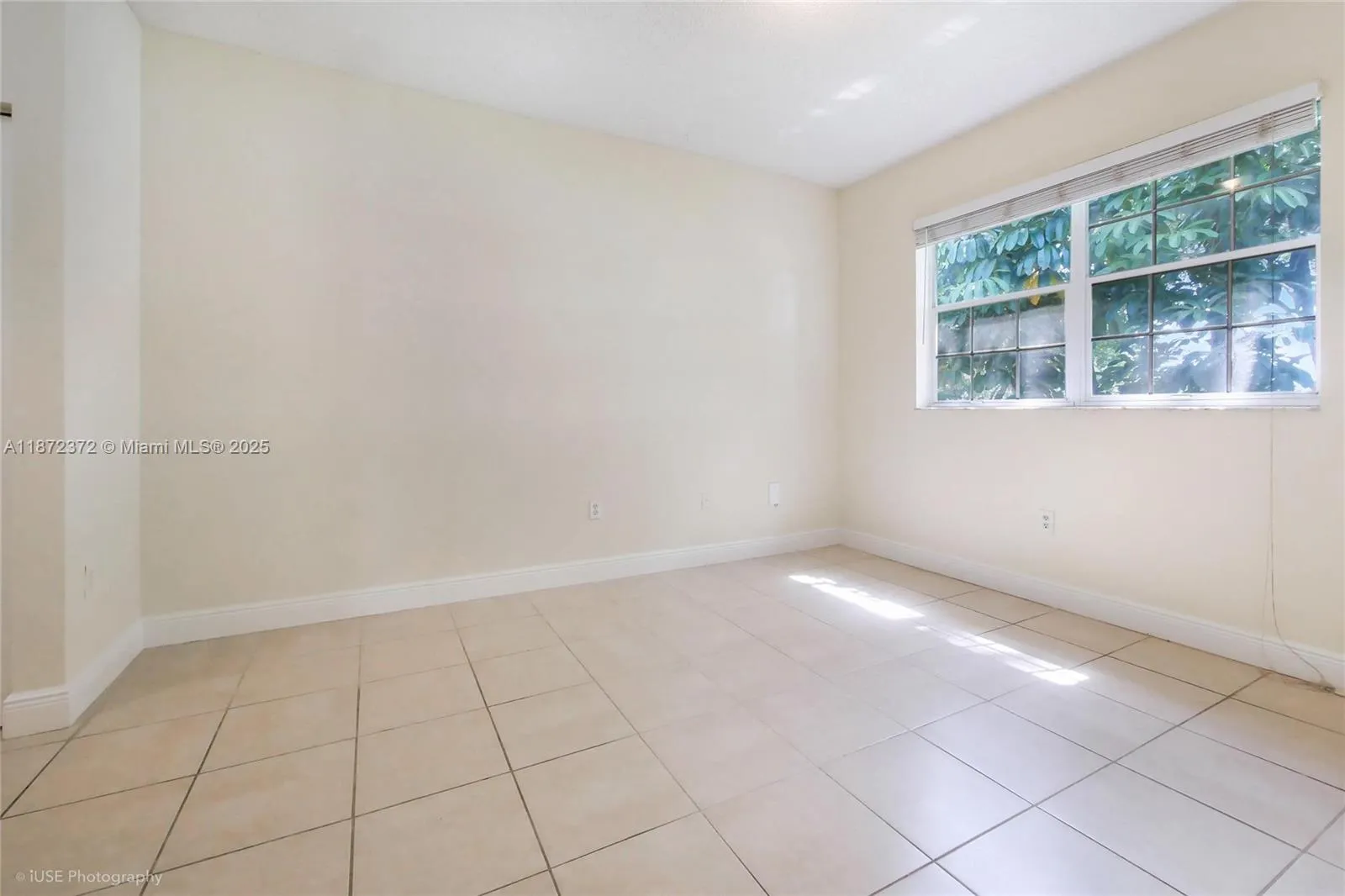 Pembroke Pines, Florida 33024, United States, 3 Bedrooms Bedrooms, ,2 BathroomsBathrooms,Residential,Active,203787
