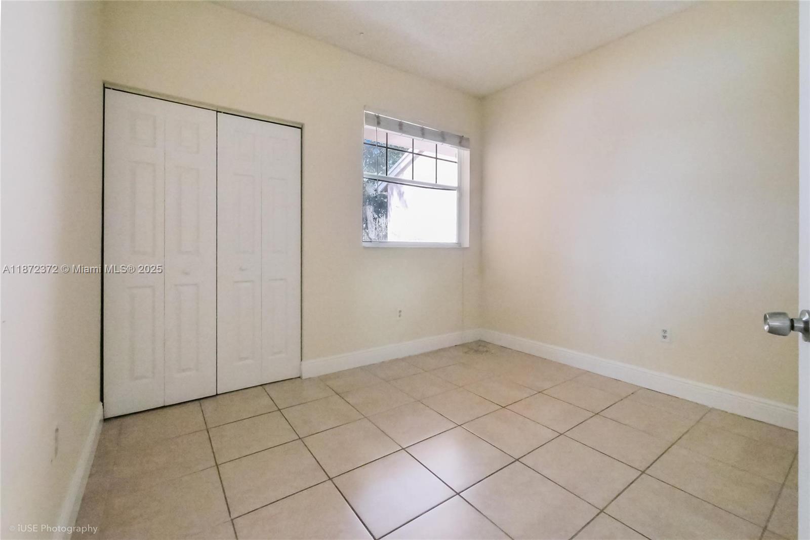 REFLECTIONS AT PEMBROKE P - Residential Lease