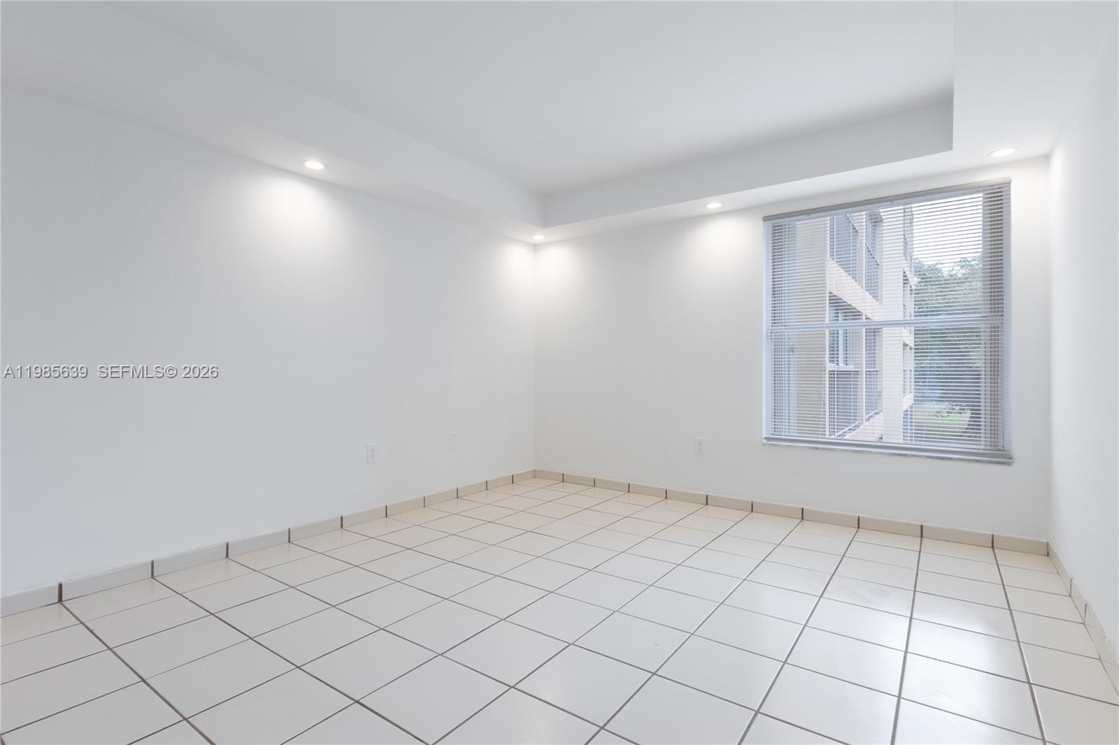 CASTILLIAN CLUB CONDO - Residential Lease