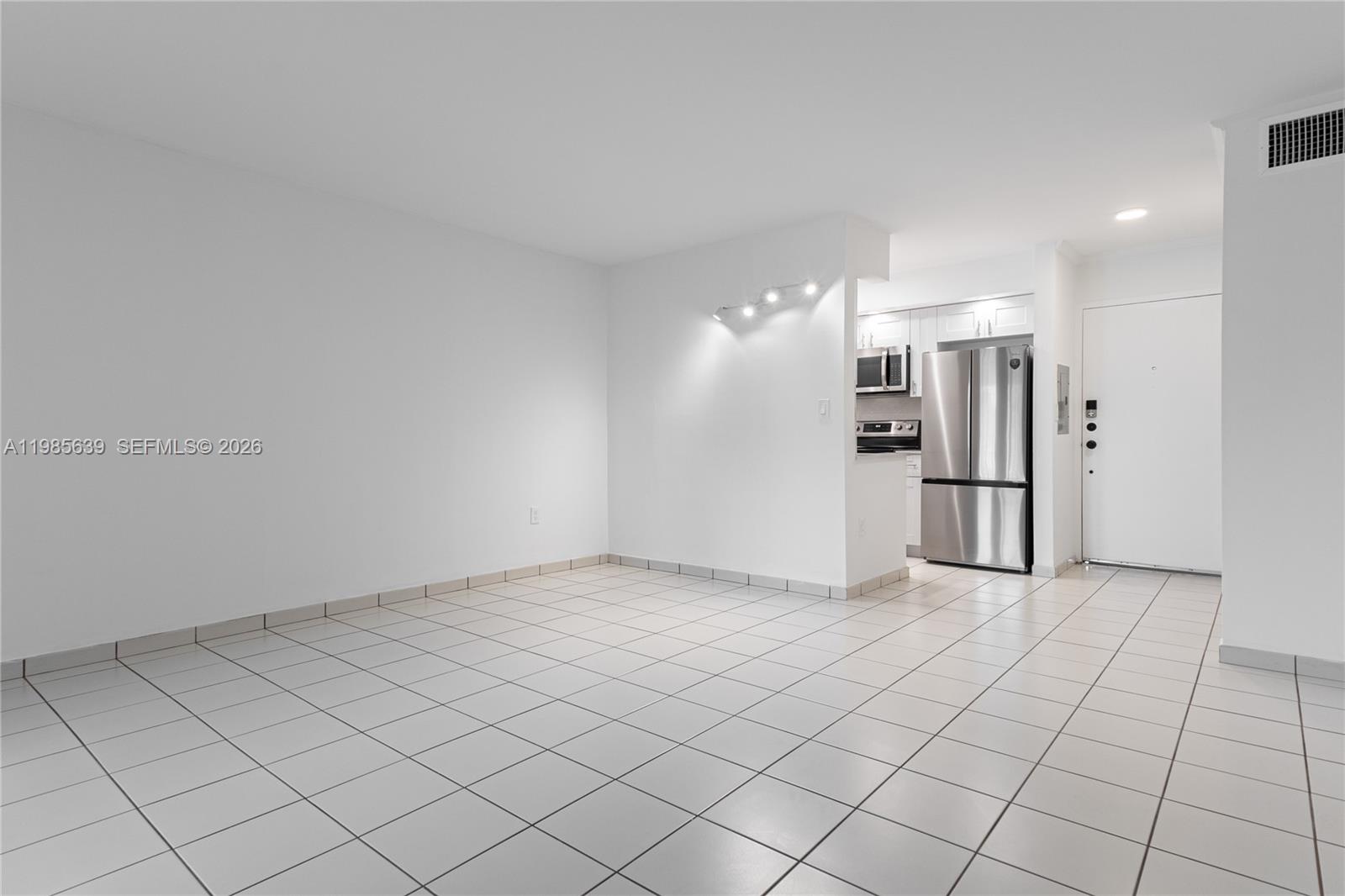 CASTILLIAN CLUB CONDO - Residential Lease