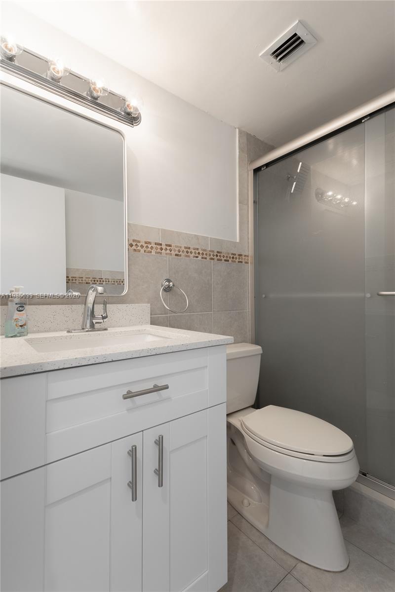 CASTILLIAN CLUB CONDO - Residential Lease