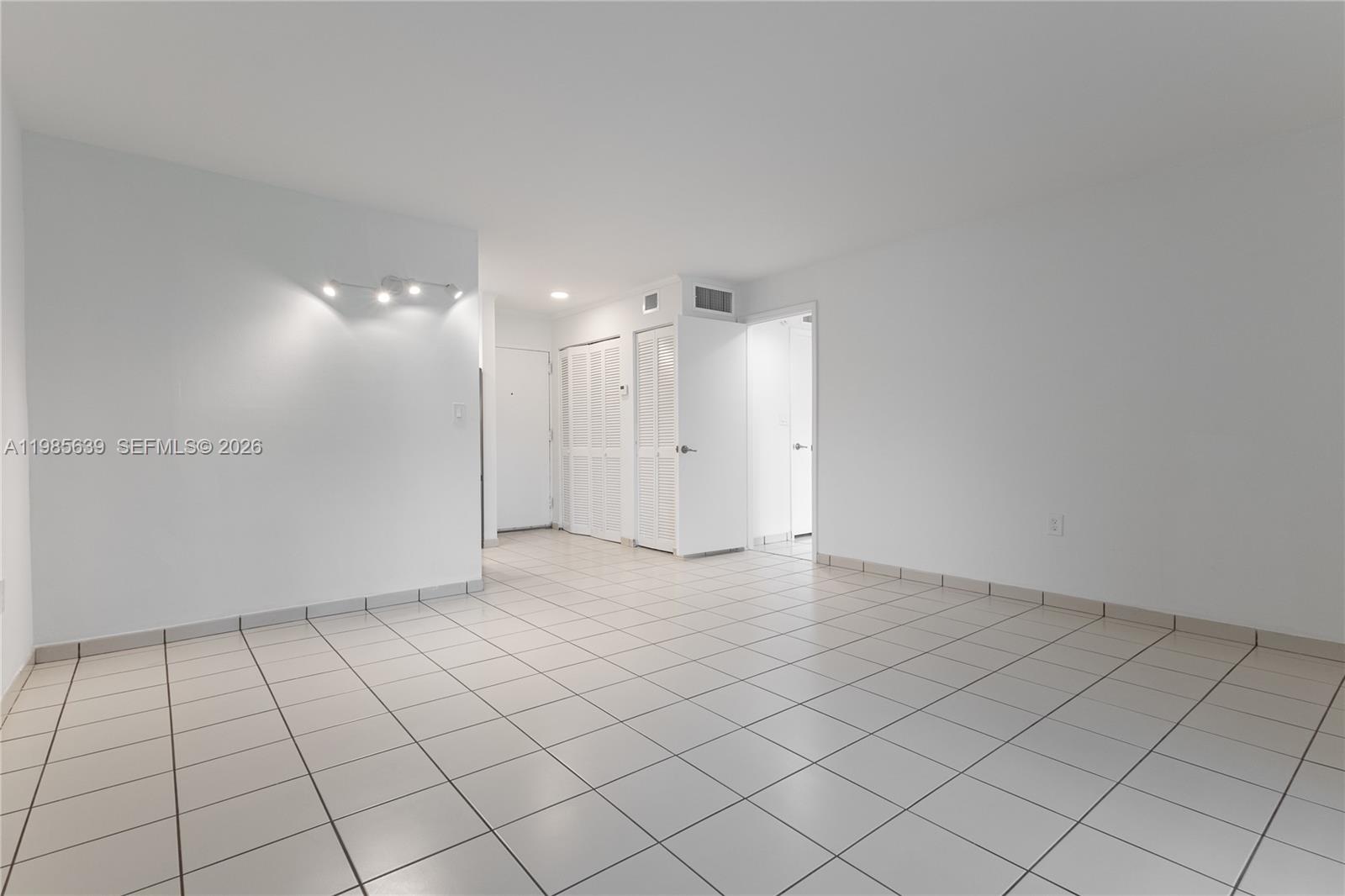 CASTILLIAN CLUB CONDO - Residential Lease