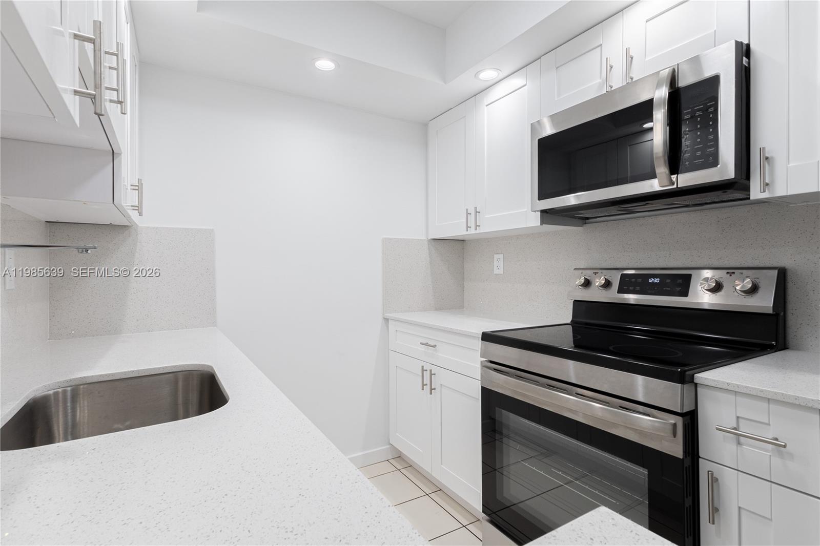 CASTILLIAN CLUB CONDO - Residential Lease