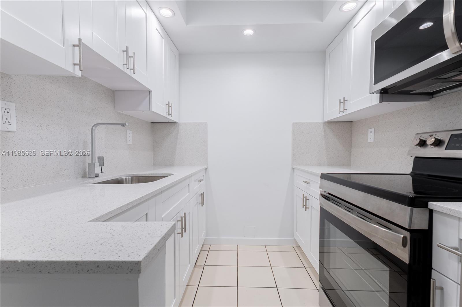 CASTILLIAN CLUB CONDO - Residential Lease