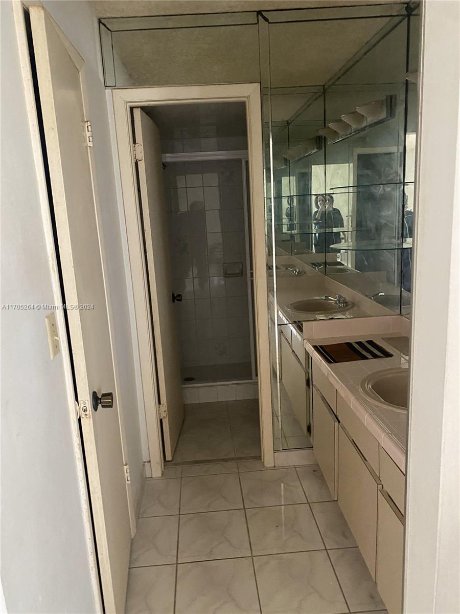 WESTLAND SOUTH CONDO - Residential