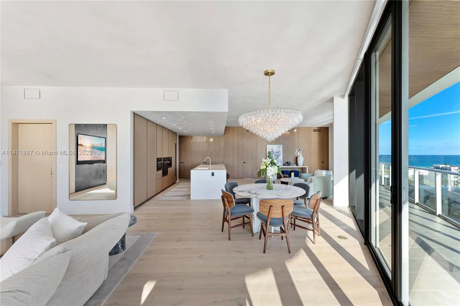 Miami Beach, Florida 33141, United States, 3 Bedrooms Bedrooms, ,4 BathroomsBathrooms,Residential,Active,69524