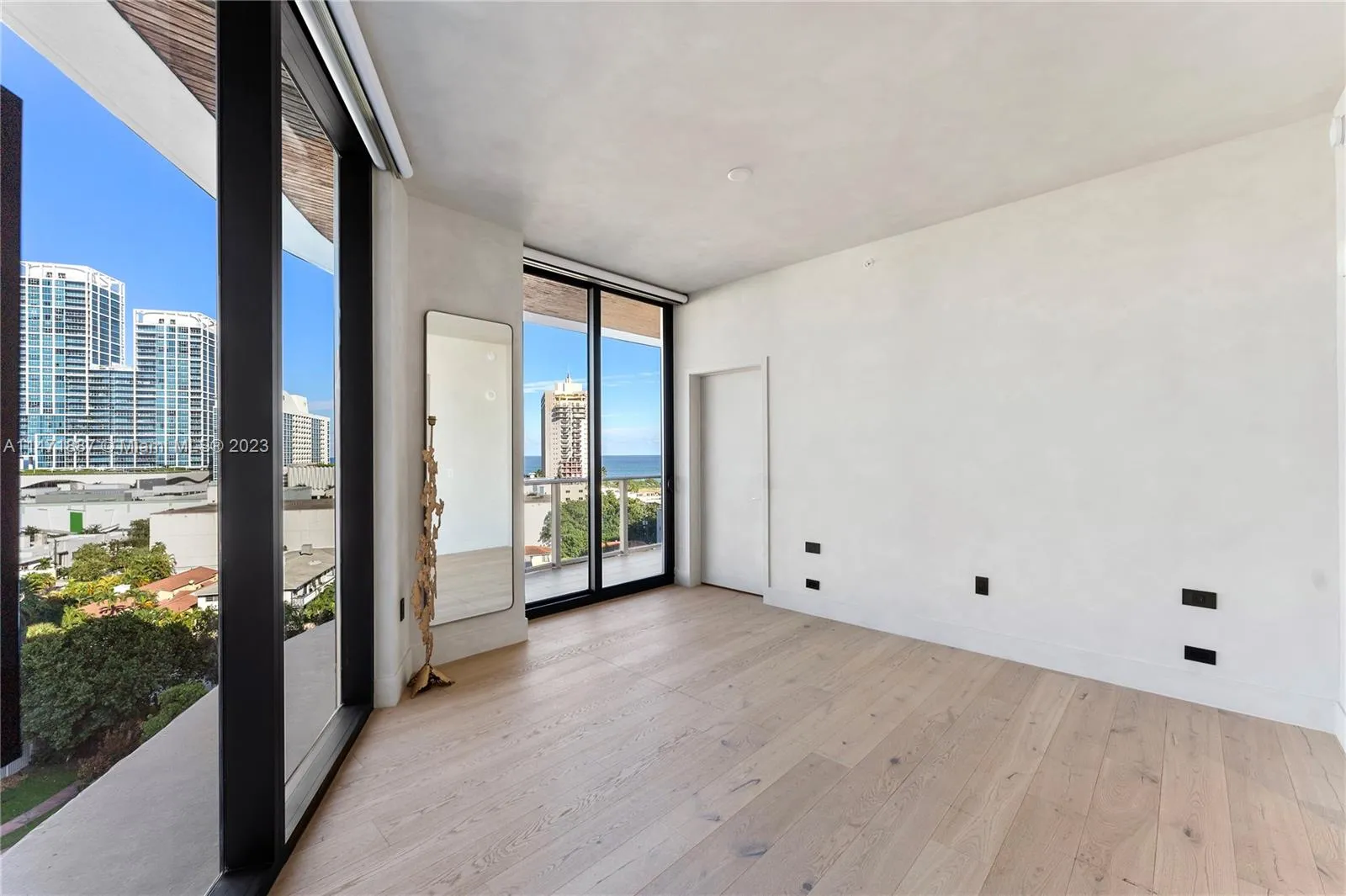 Miami Beach, Florida 33141, United States, 3 Bedrooms Bedrooms, ,4 BathroomsBathrooms,Residential,Active,69524