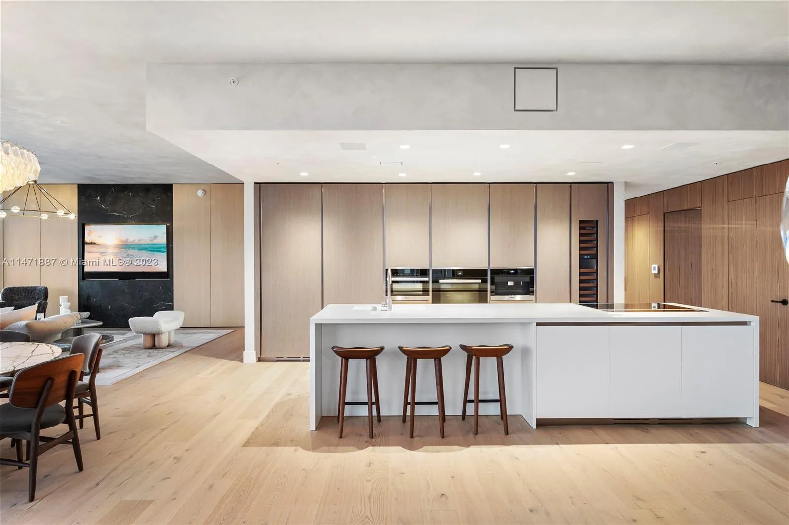 Miami Beach, Florida 33141, United States, 3 Bedrooms Bedrooms, ,4 BathroomsBathrooms,Residential,Active,69524