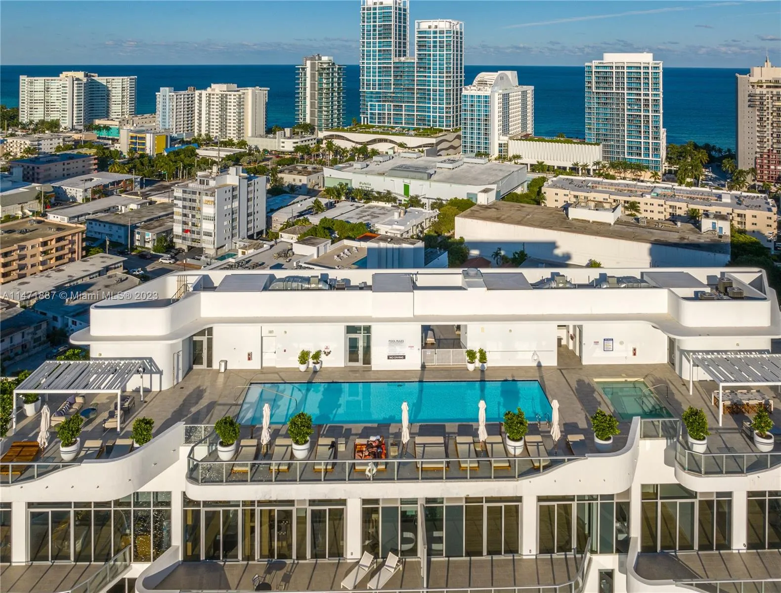 Miami Beach, Florida 33141, United States, 3 Bedrooms Bedrooms, ,4 BathroomsBathrooms,Residential,Active,69524