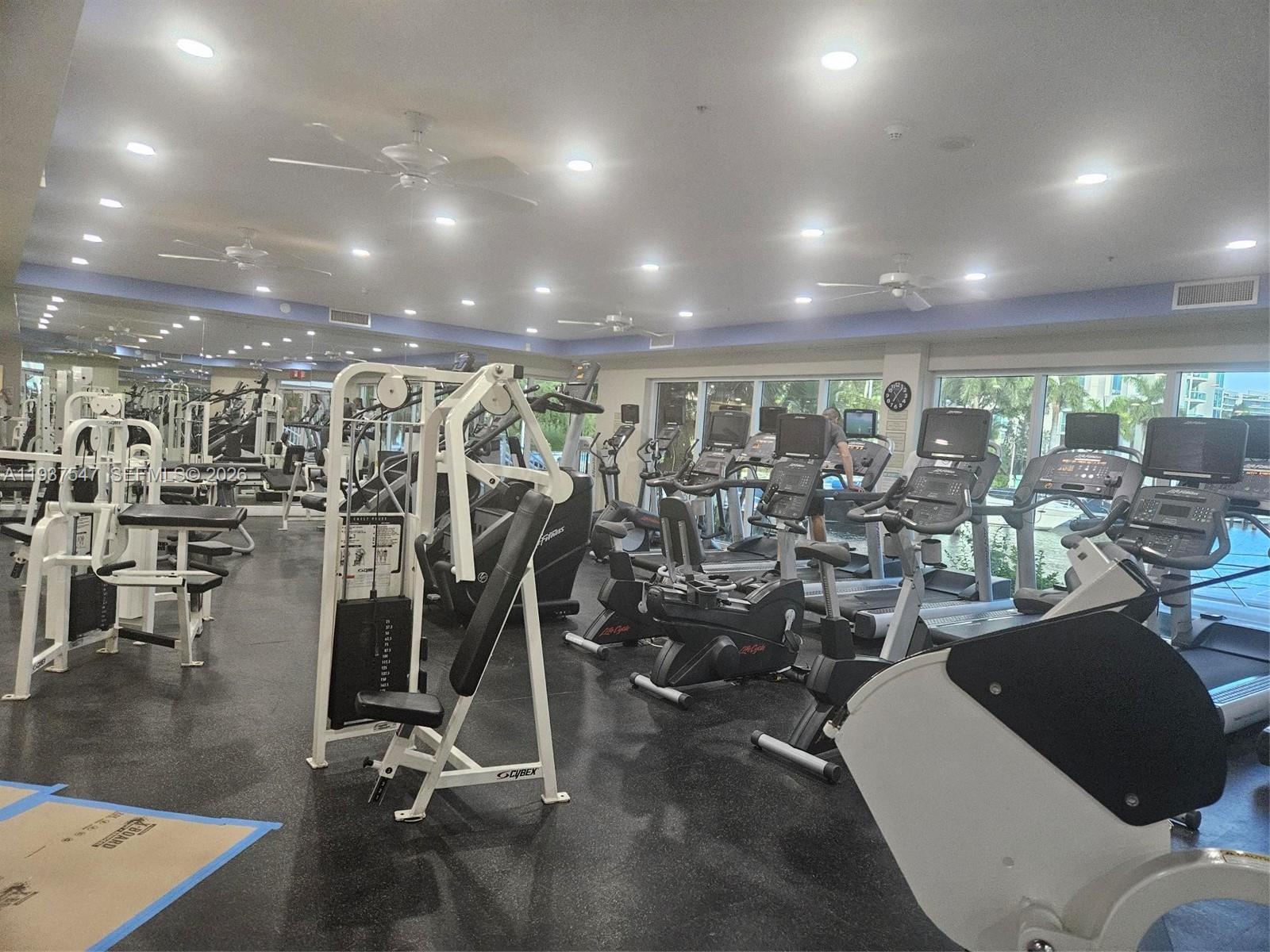 AVENTURA MARINA CONDO NUM - Residential