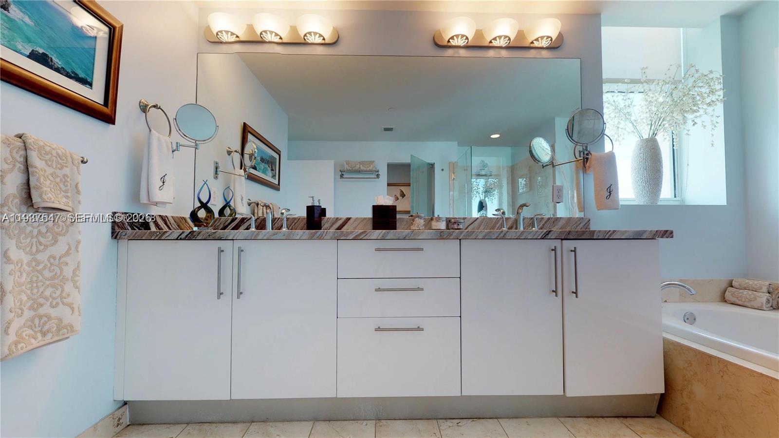 AVENTURA MARINA CONDO NUM - Residential