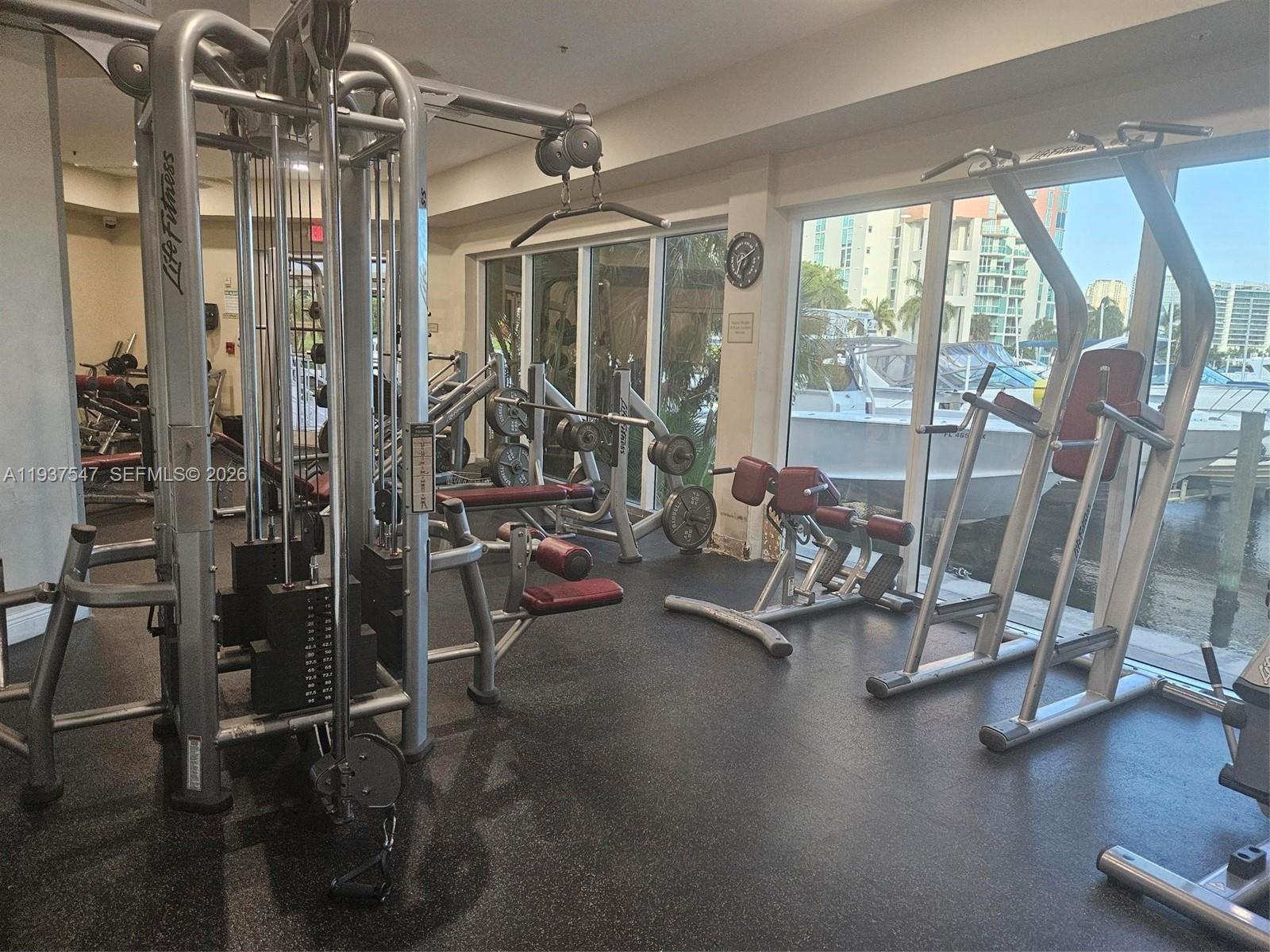 AVENTURA MARINA CONDO NUM - Residential