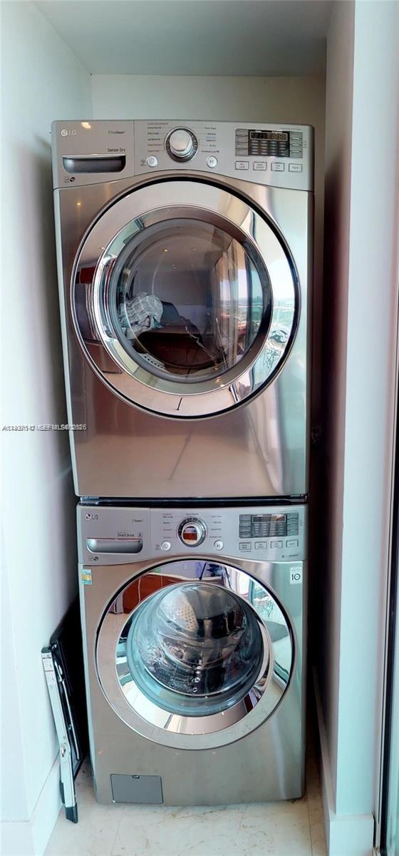 AVENTURA MARINA CONDO NUM - Residential