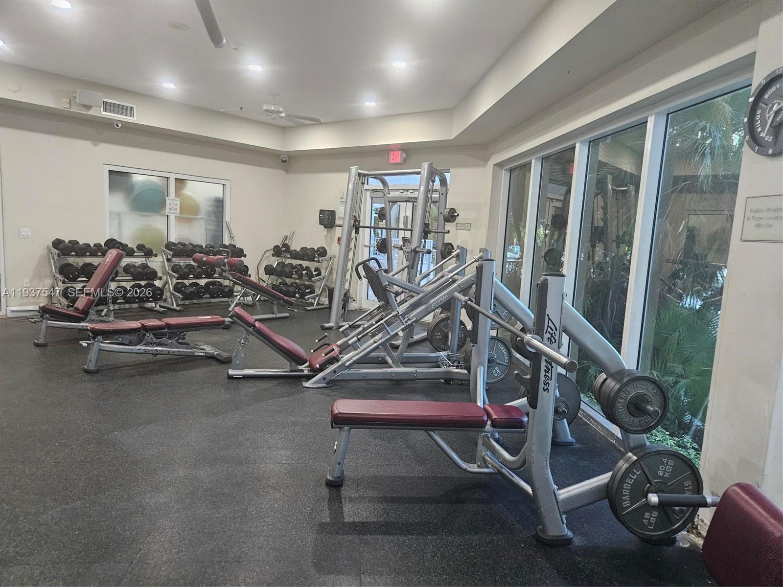 AVENTURA MARINA CONDO NUM - Residential