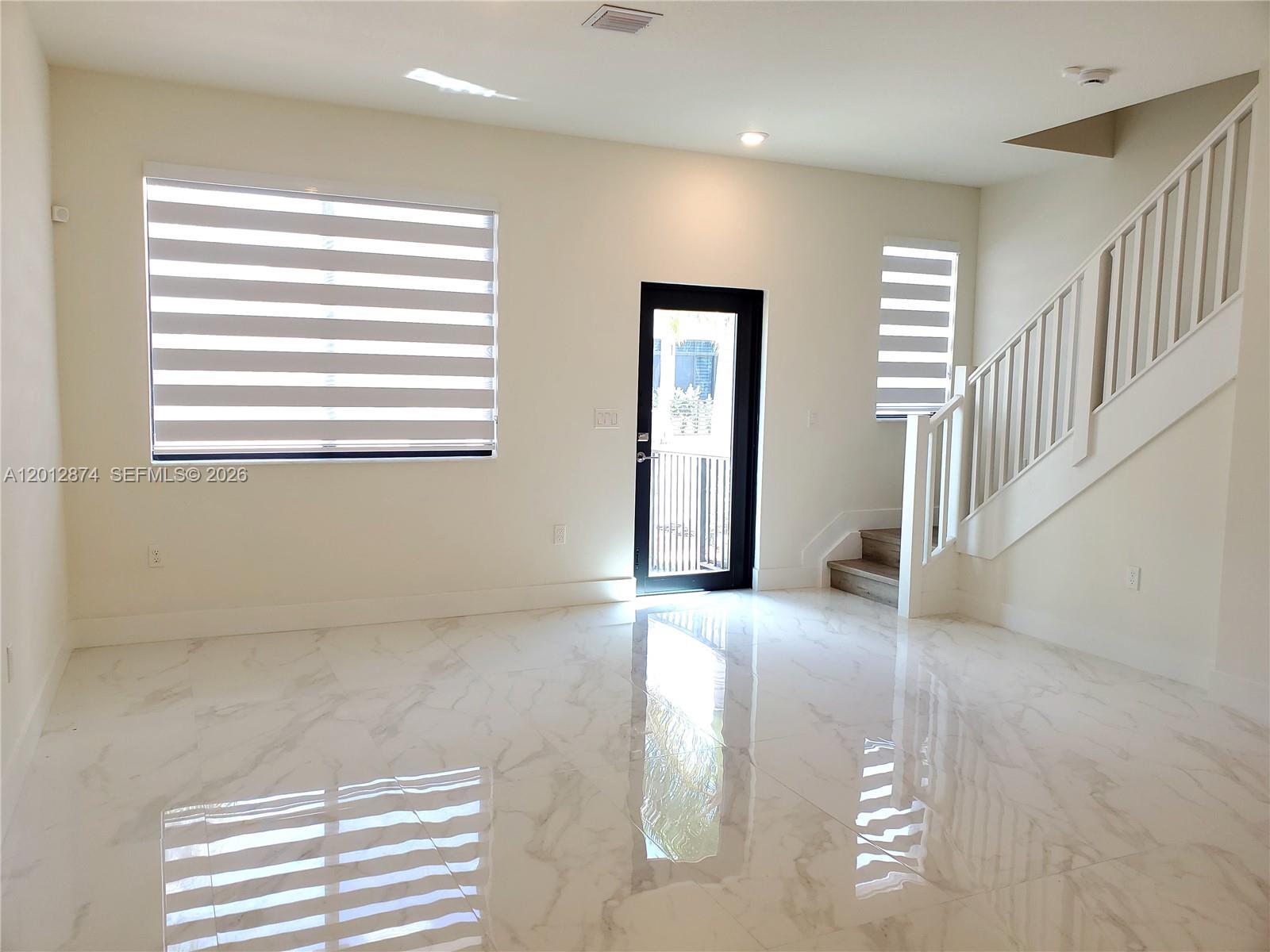 DOWNTOWN DORAL SOUTH PHAS - Residential