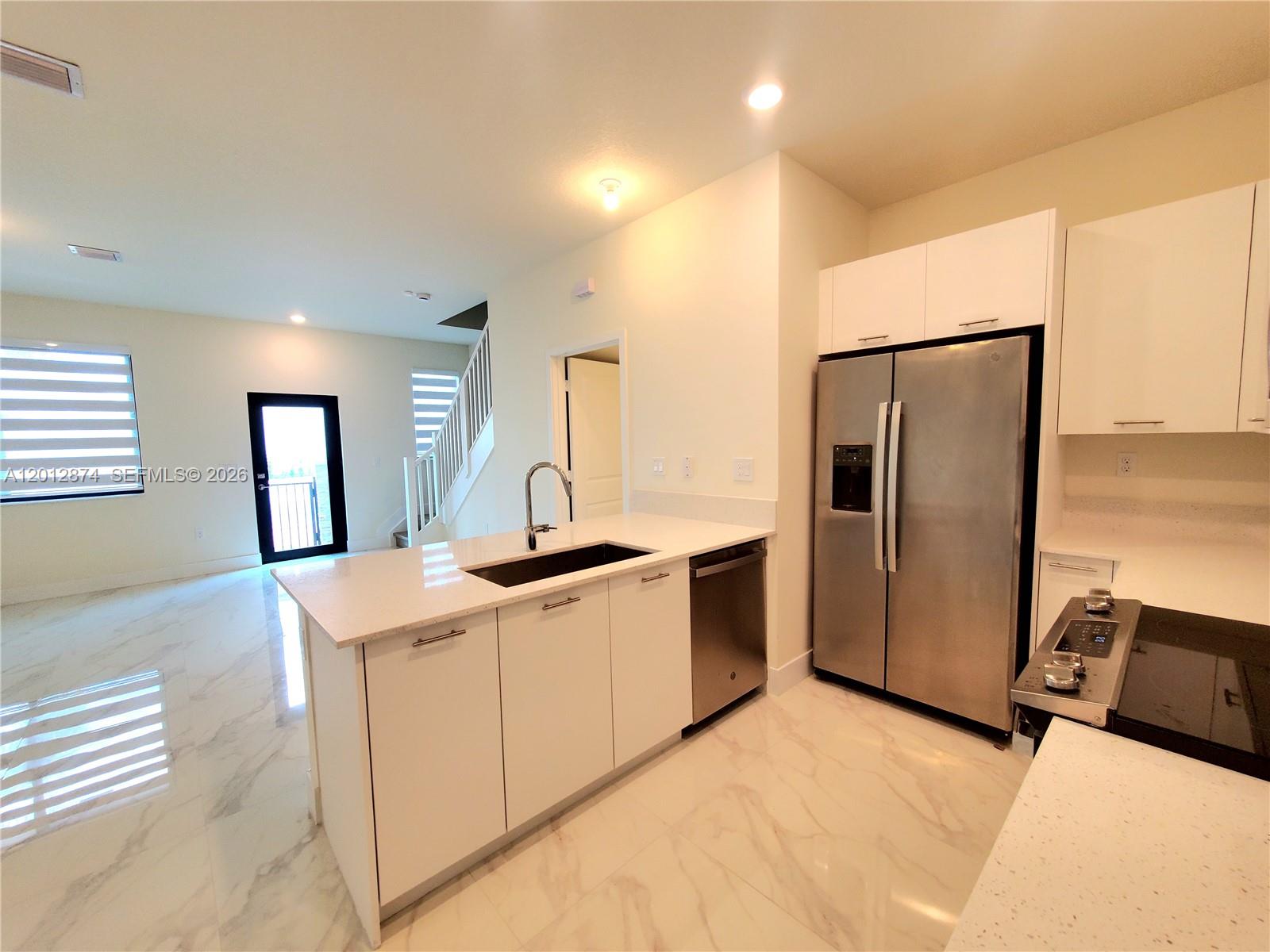 DOWNTOWN DORAL SOUTH PHAS - Residential