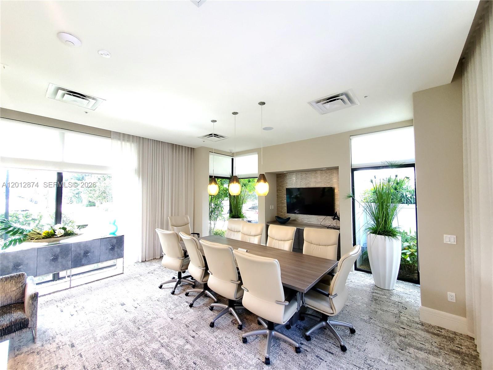 DOWNTOWN DORAL SOUTH PHAS - Residential