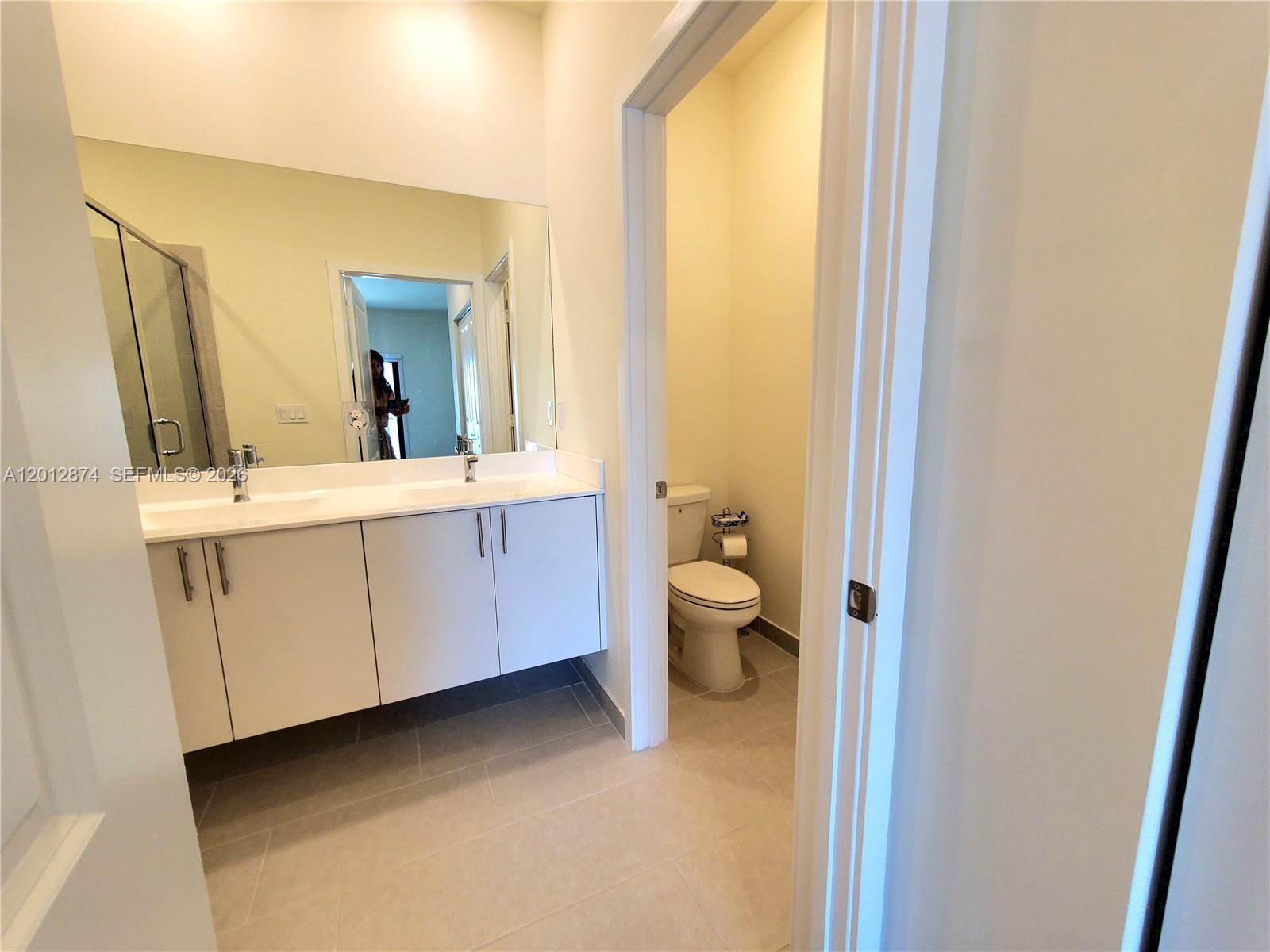 DOWNTOWN DORAL SOUTH PHAS - Residential