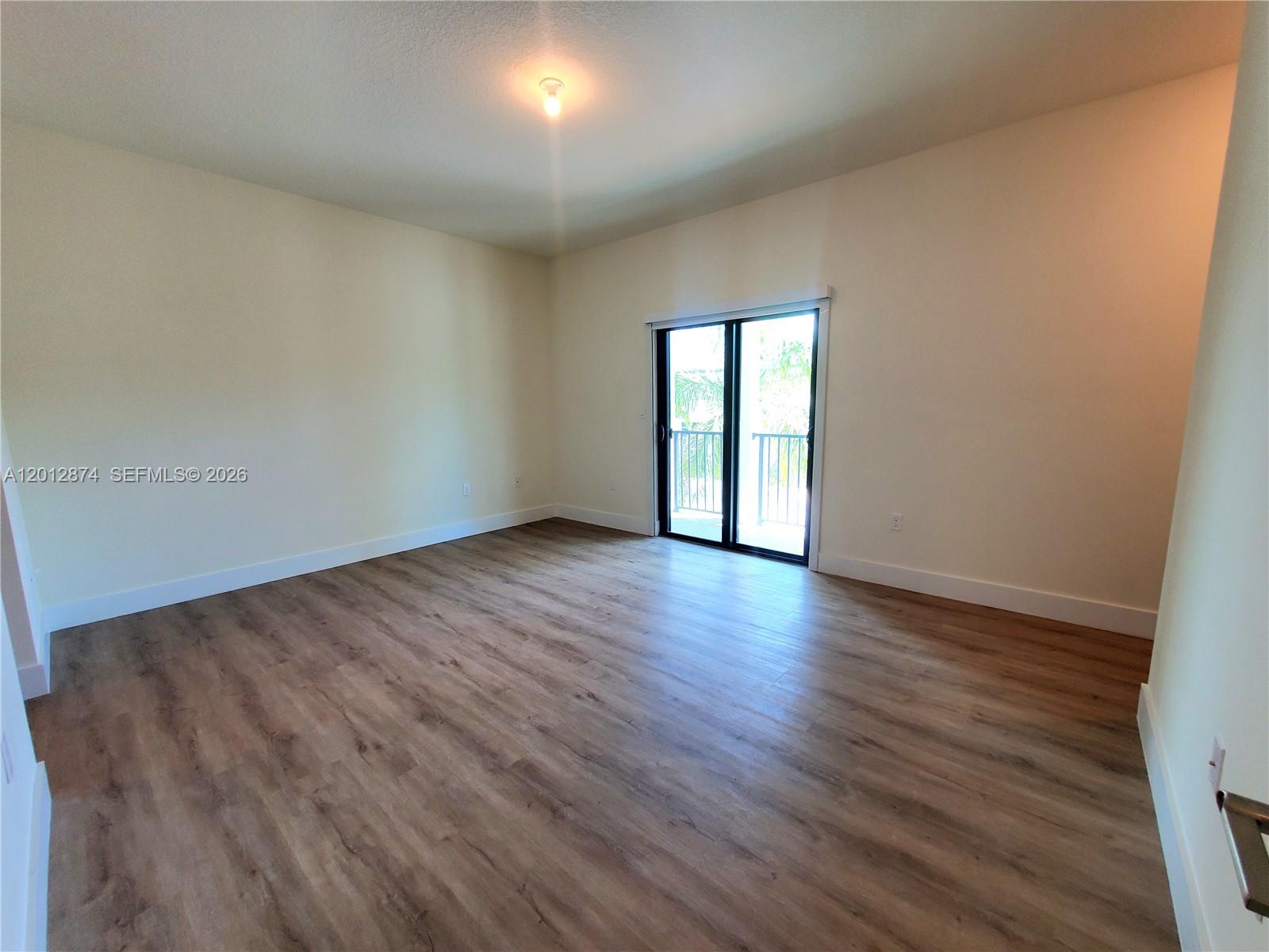 DOWNTOWN DORAL SOUTH PHAS - Residential