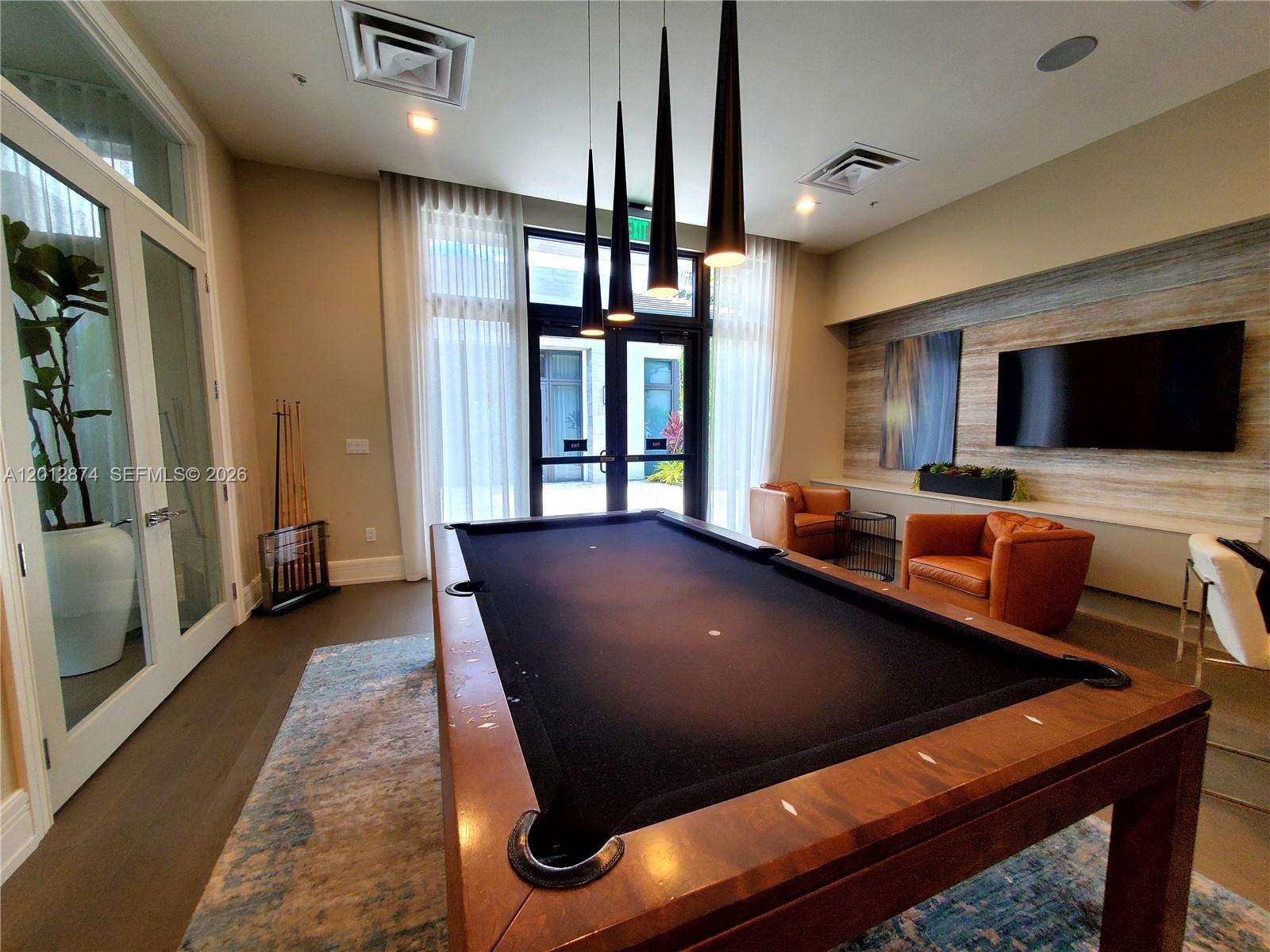 DOWNTOWN DORAL SOUTH PHAS - Residential