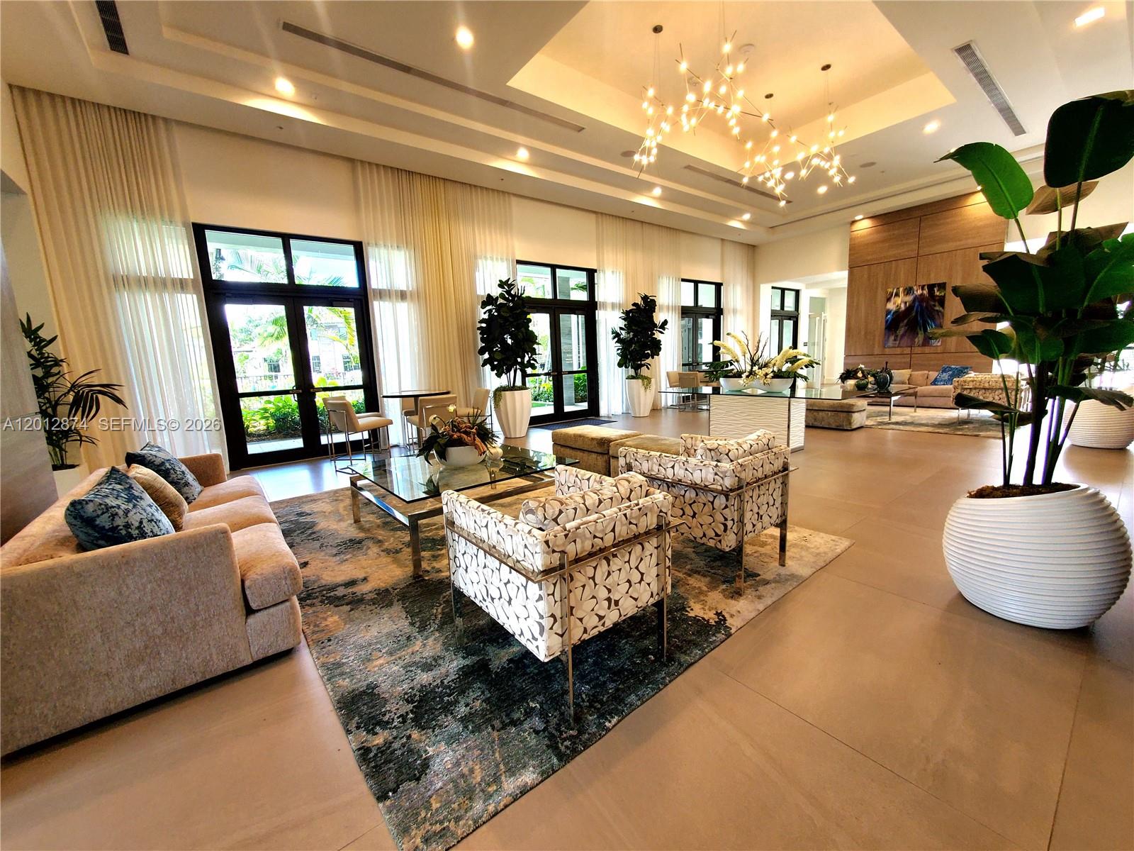 DOWNTOWN DORAL SOUTH PHAS - Residential