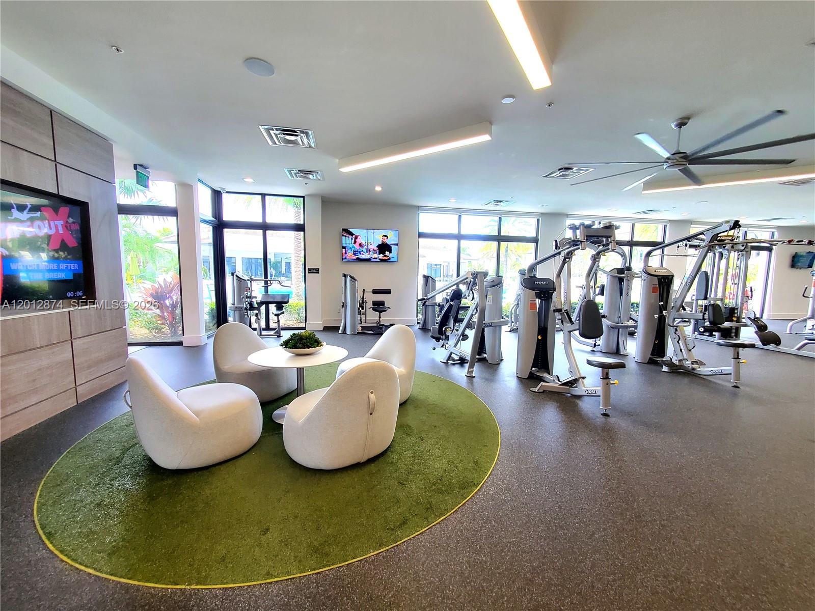 DOWNTOWN DORAL SOUTH PHAS - Residential