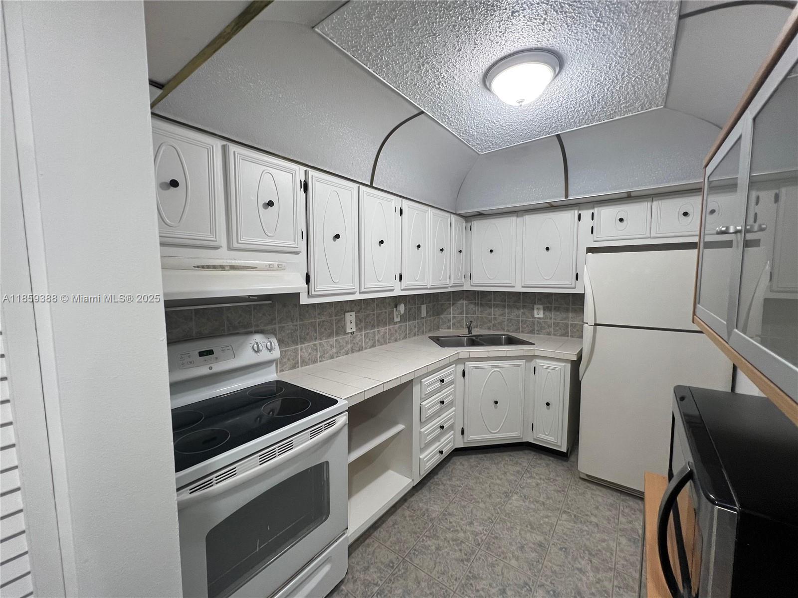 3101 Oakland Shores Dr H104