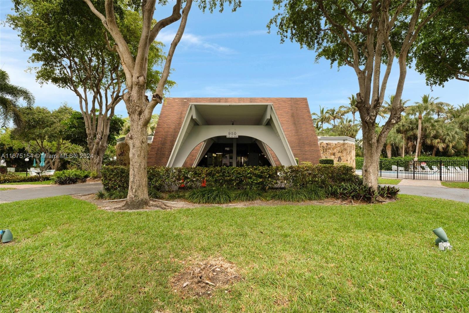 FAIRWAYS ROYALE CONDO - Residential