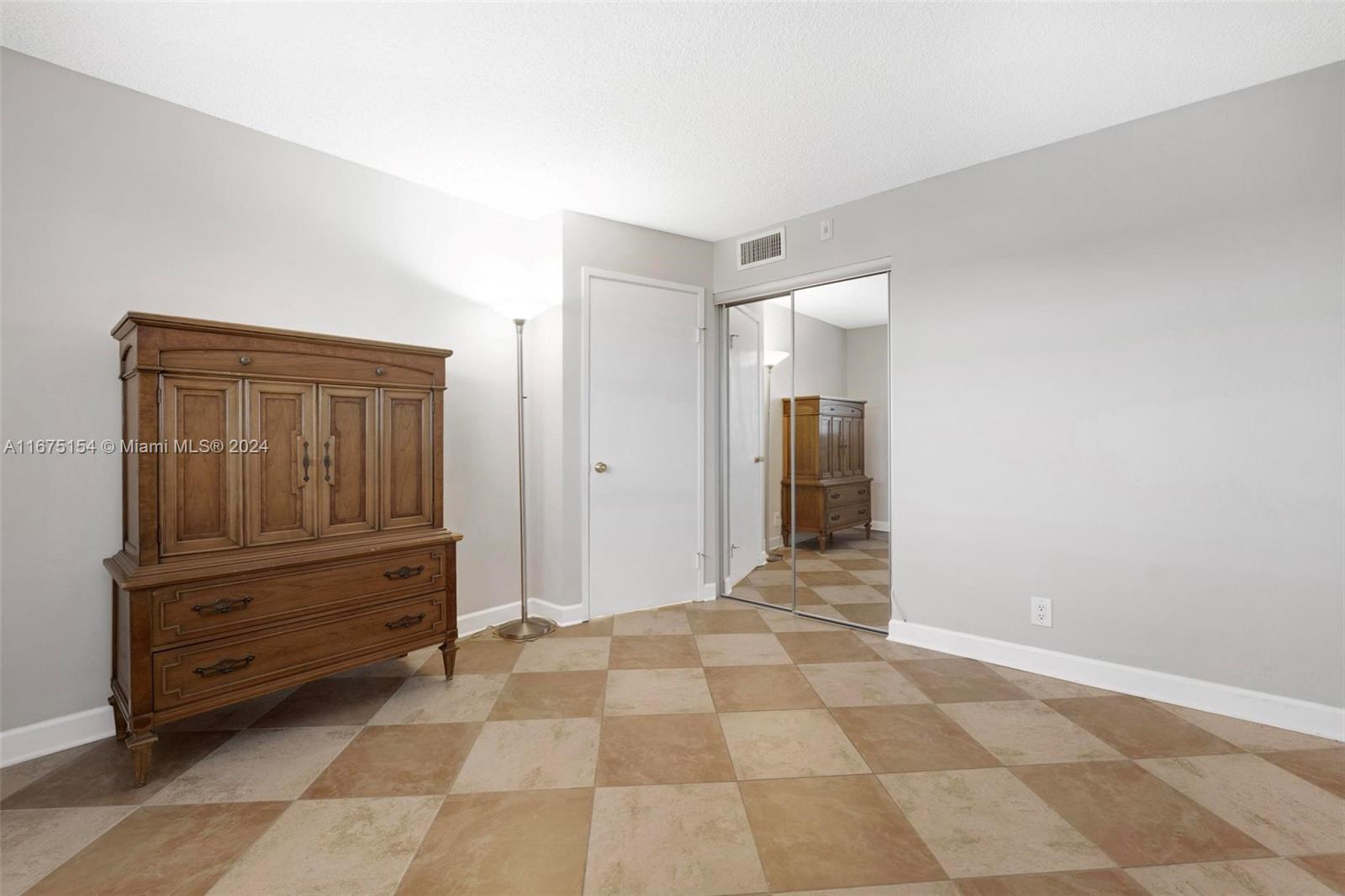 FAIRWAYS ROYALE CONDO - Residential