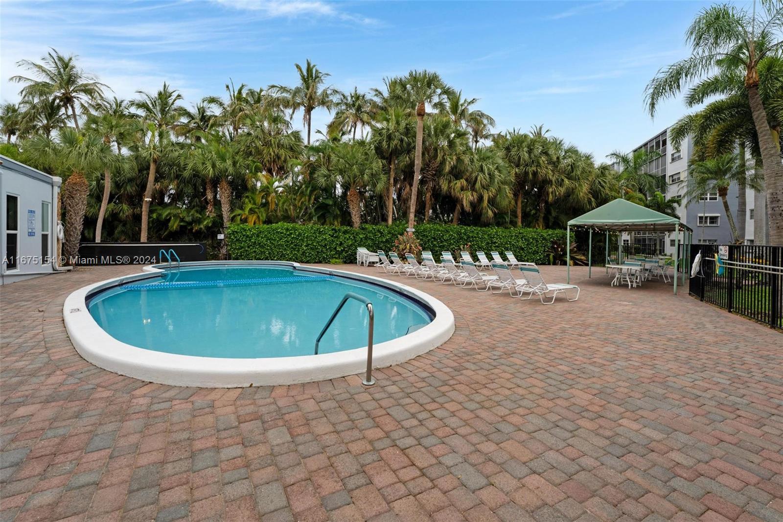 FAIRWAYS ROYALE CONDO - Residential