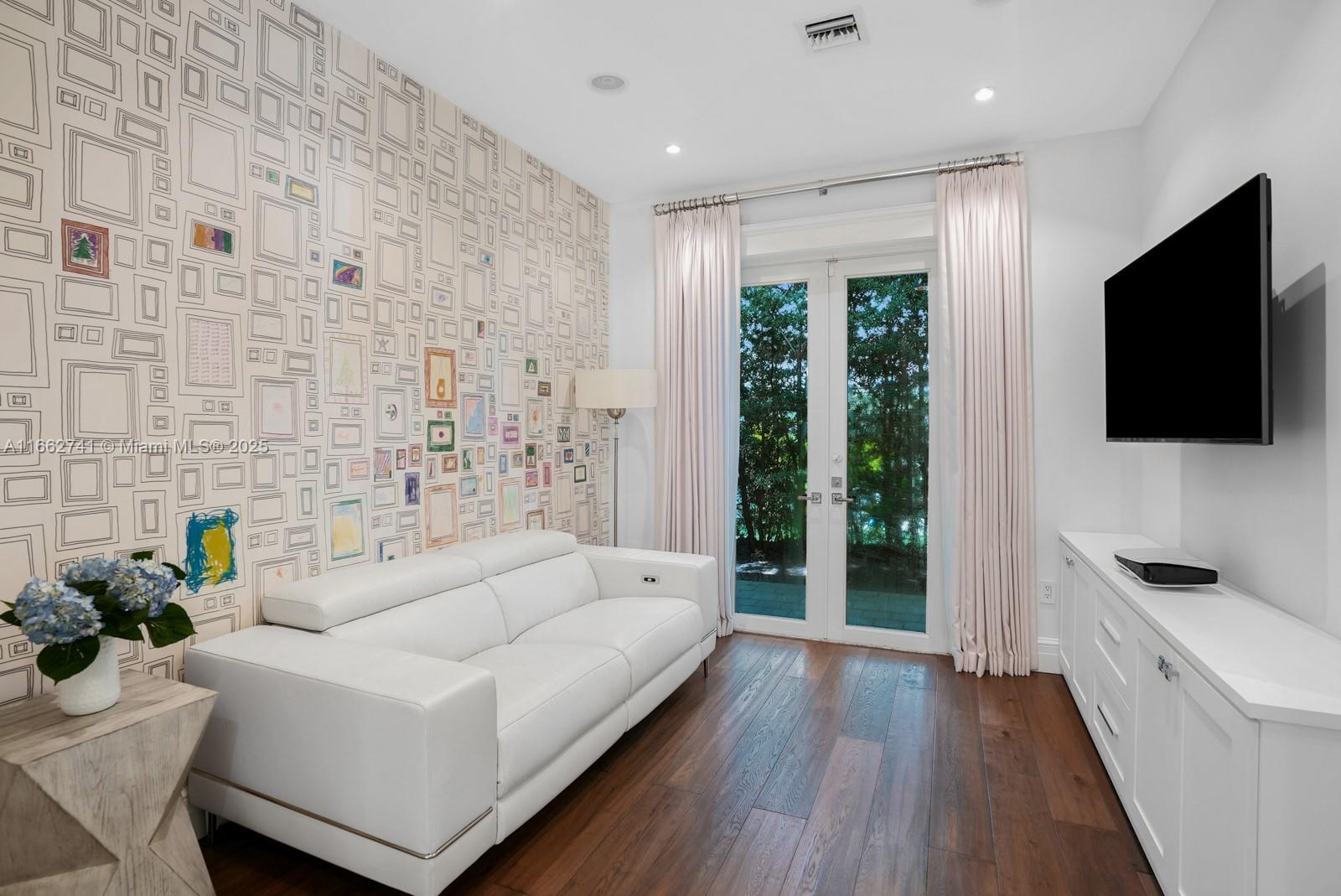 BAY POINT - Residential