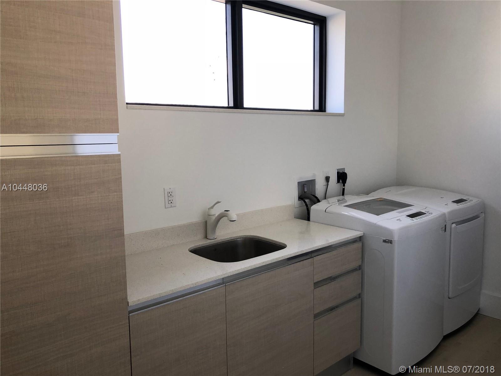 CORAL KEY VILLAS 5TH SEC - Residential