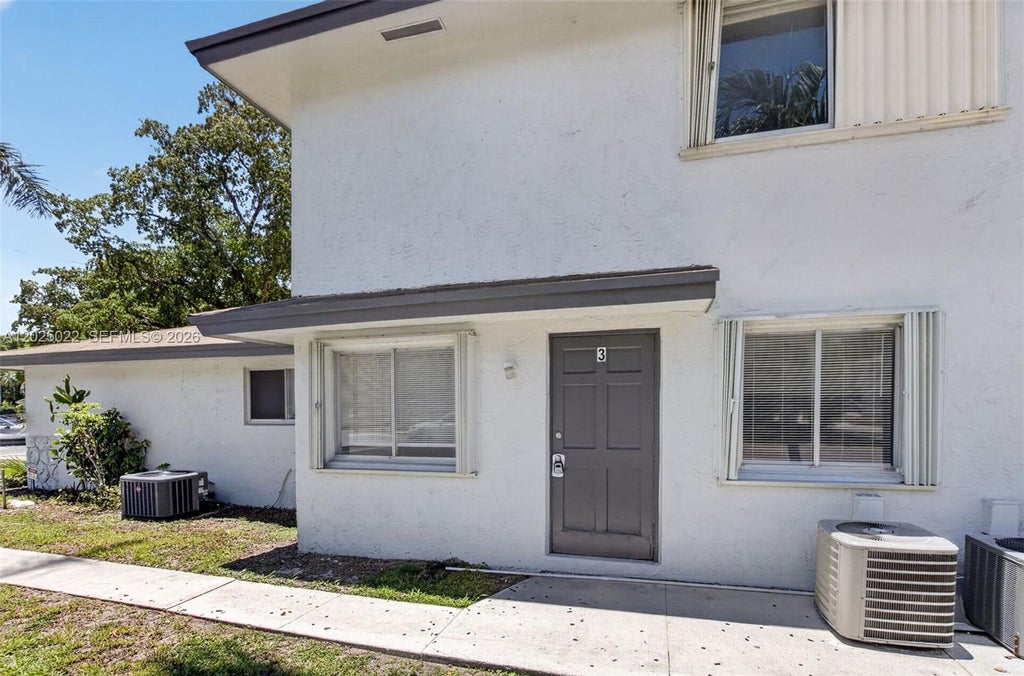 Photo of 2103 Catherine Dr #2, Delray Beach, FL 33445 (MLS # A12025022)
