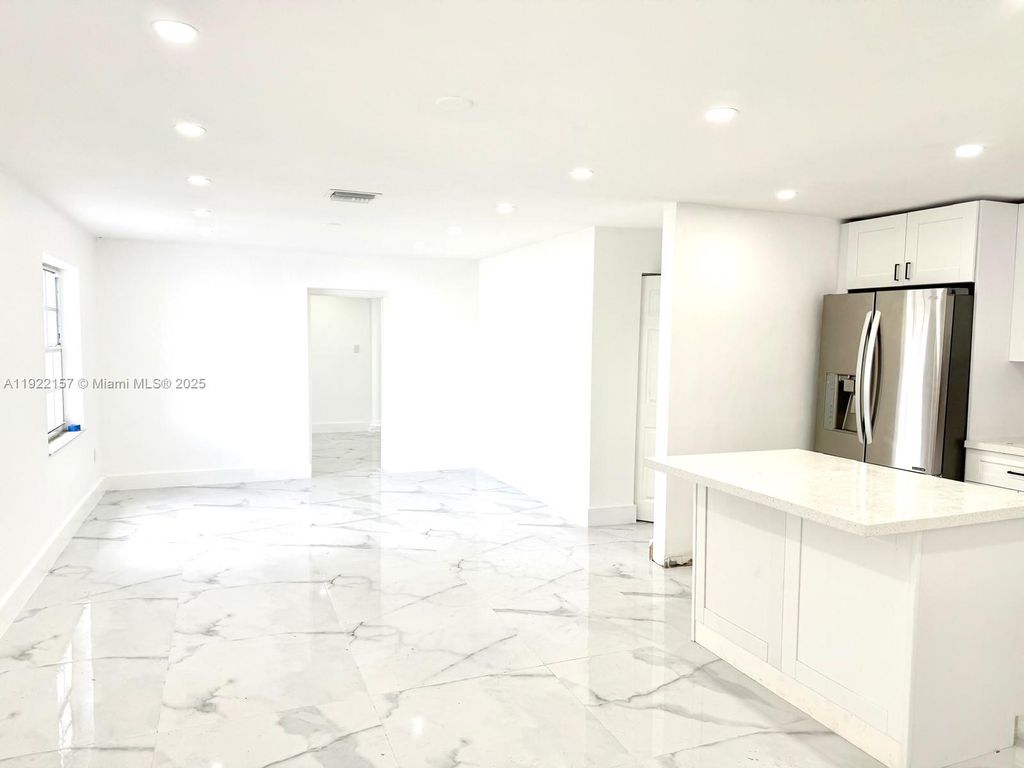 Photo of 712 Hialeah Dr, Hialeah, FL 33010 (MLS # A11922157)