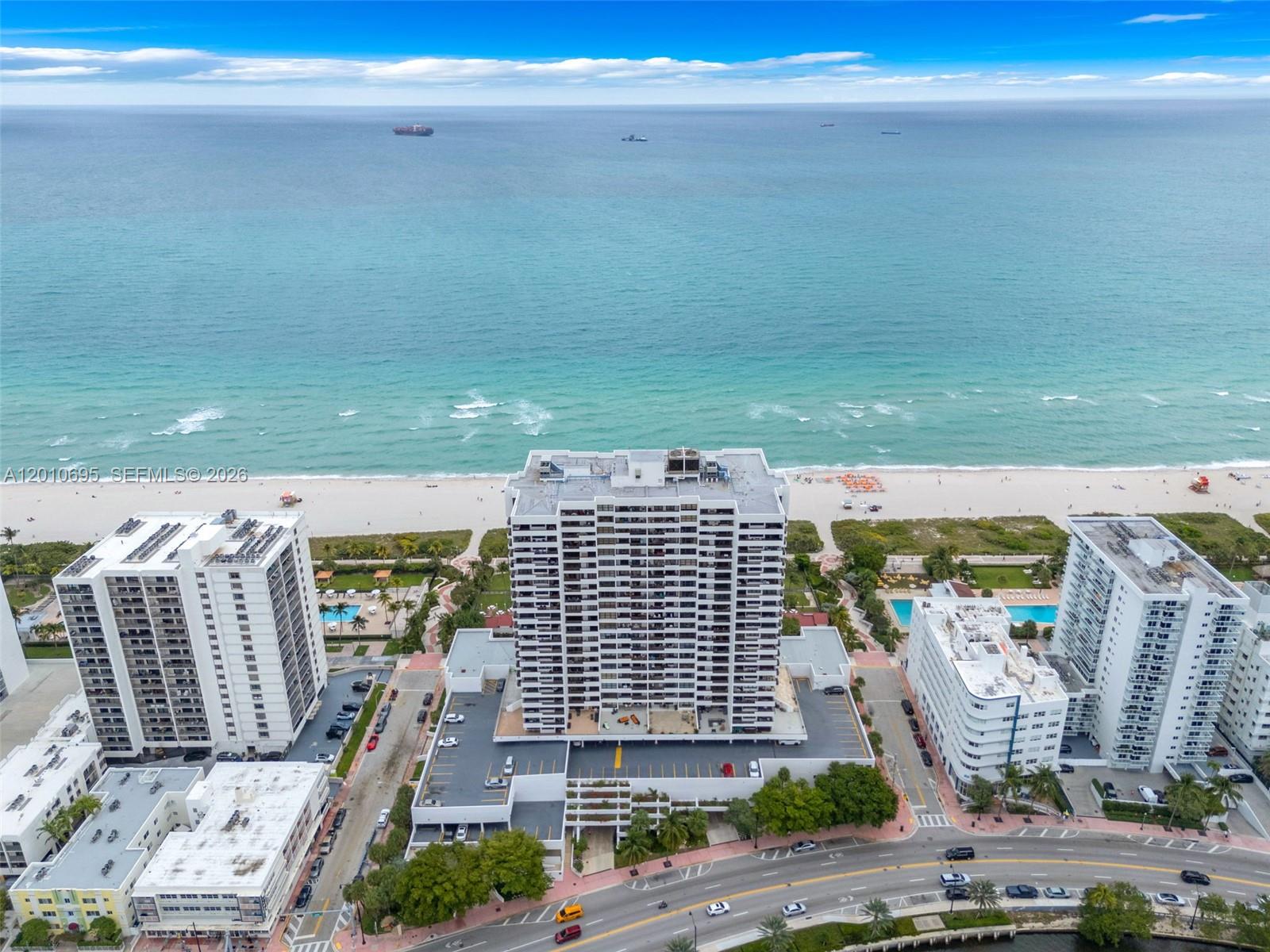 CLUB ATLANTIS CONDO - Residential